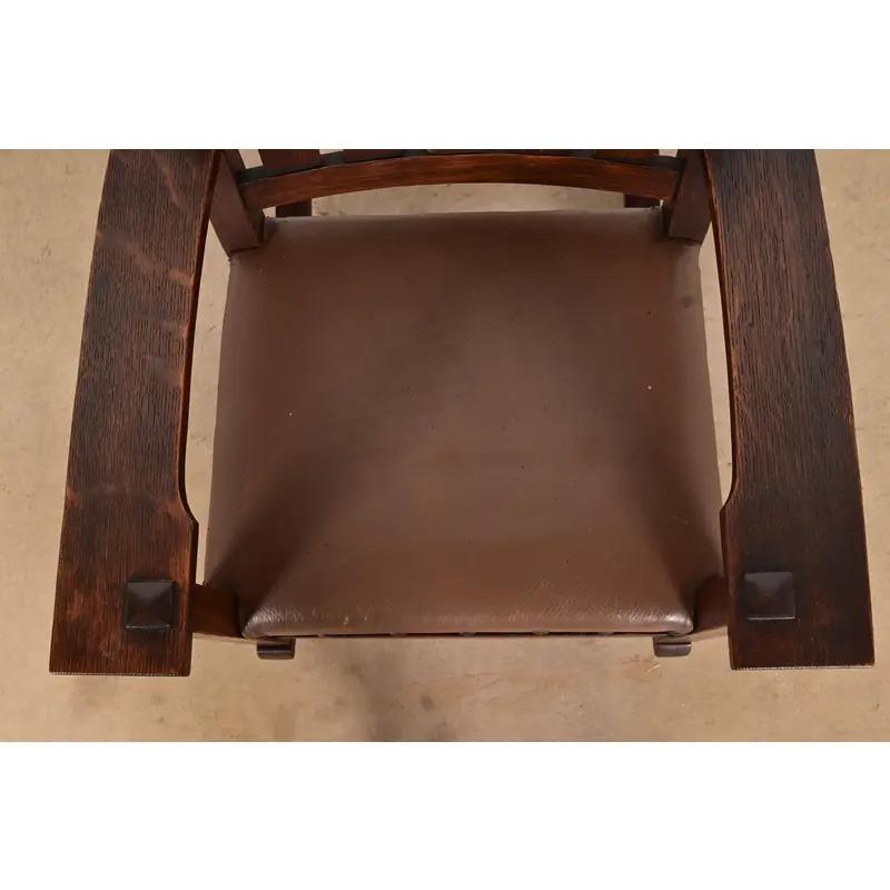 Sedia a dondolo Mission Arts & Crafts di Gustav Stickley in Oak, circa 1910 in vendita 2