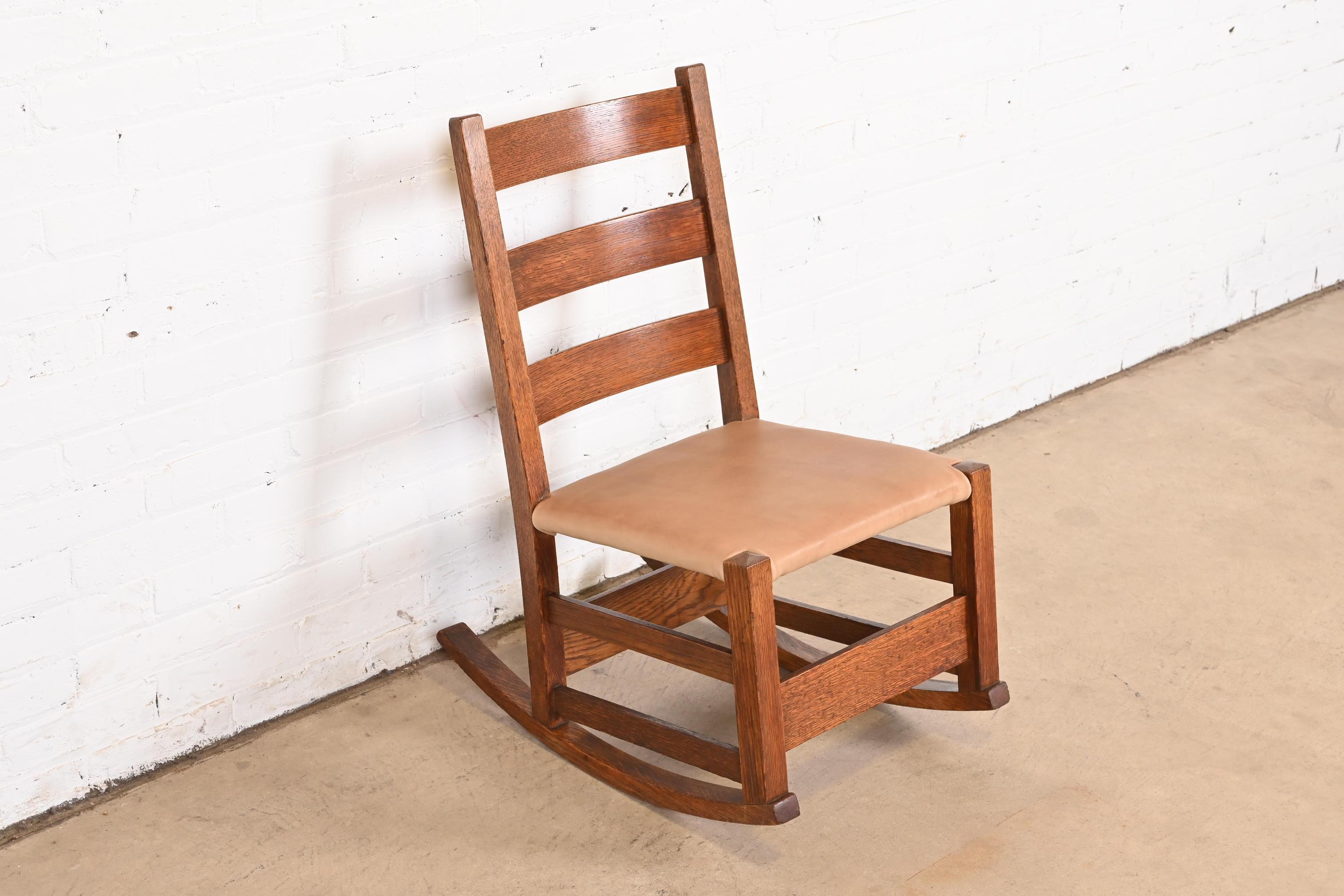 American Gustav Stickley Mission Oak Arts & Crafts Sewing Rocking Chair, Circa 1900 For Sale