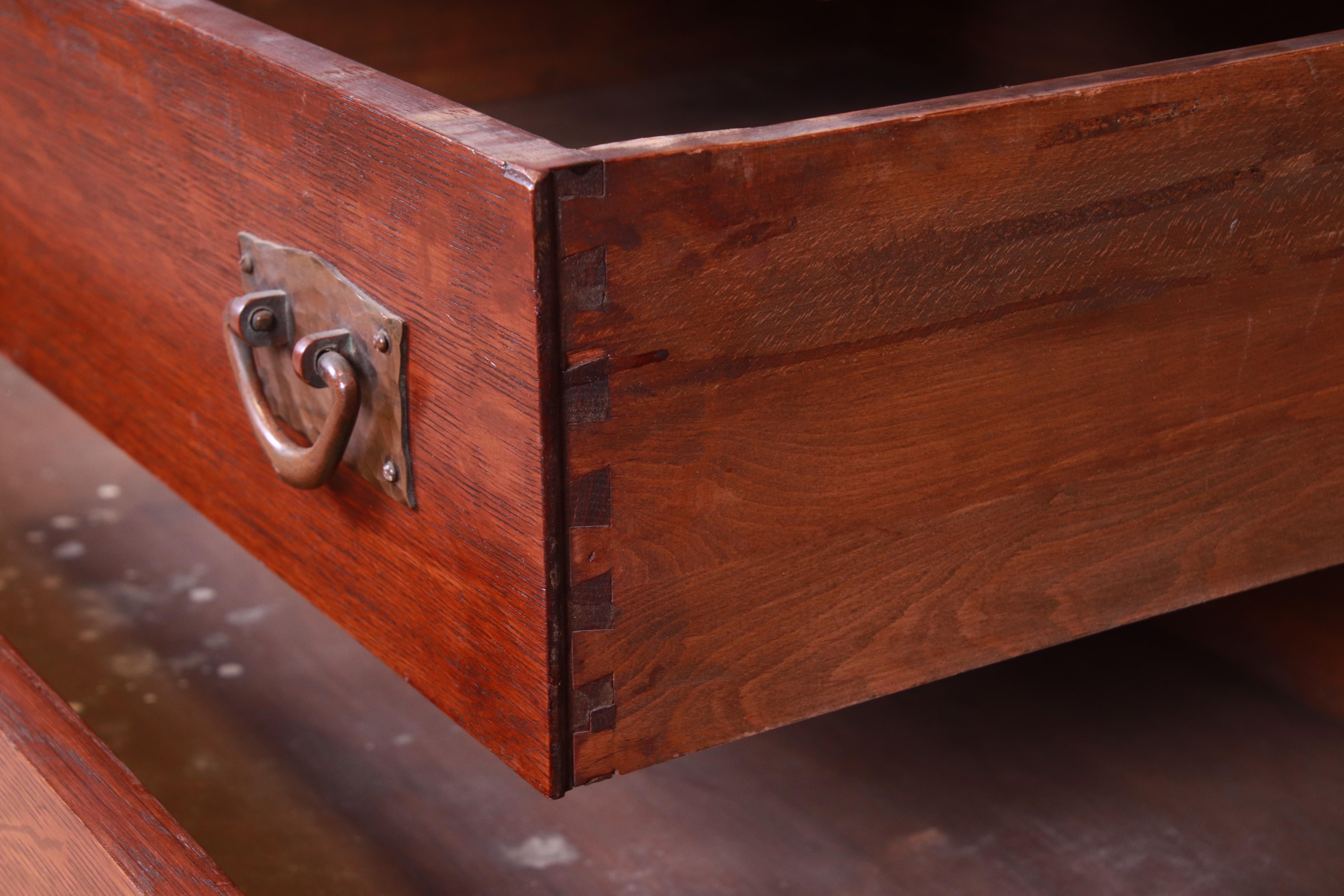 Gustav Stickley Mission Oak Arts & Crafts Sideboard, Circa 1900 3