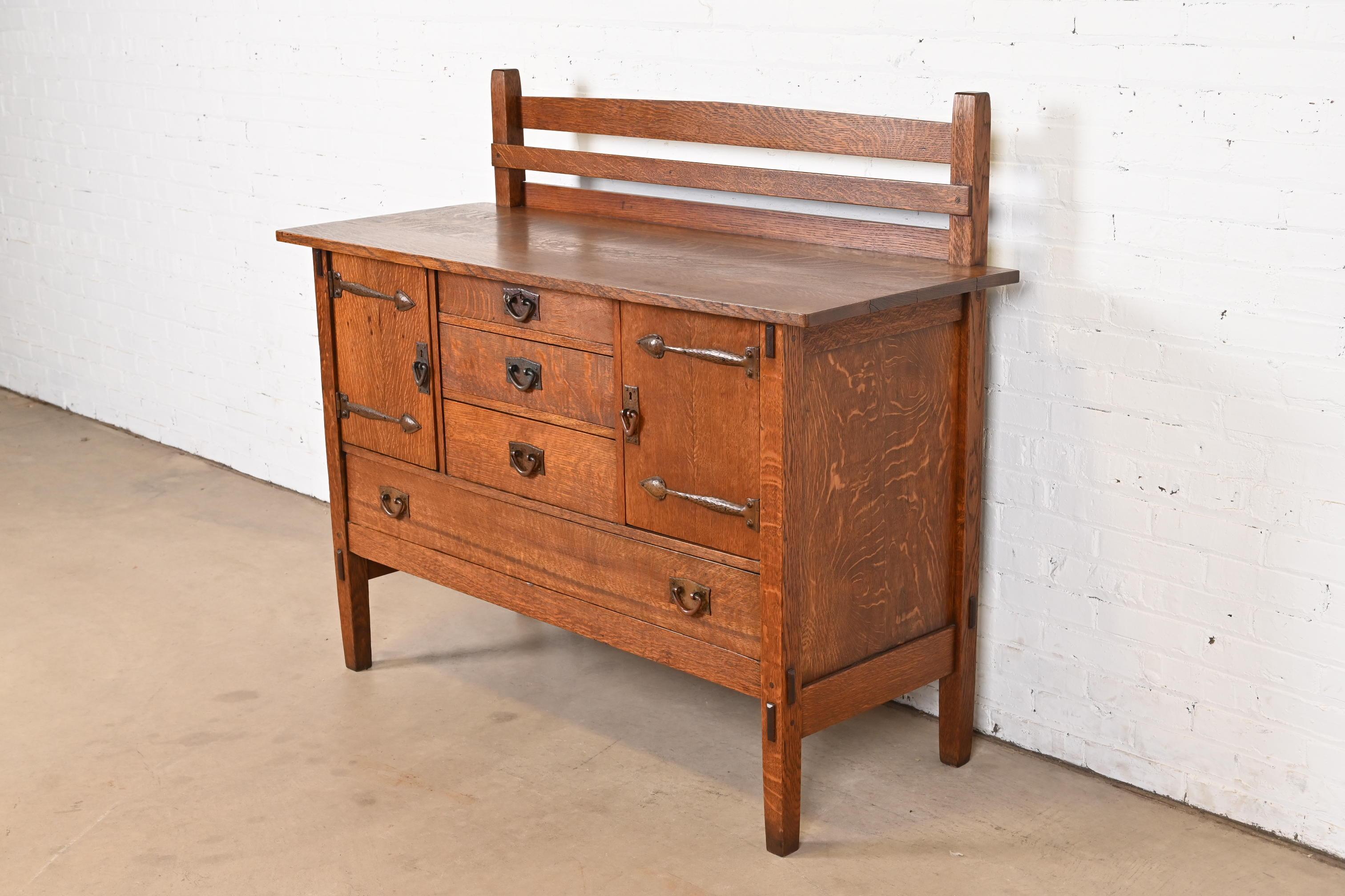 Arts and Crafts Buffet Arts & Crafts Gustav Stickley Mission en chêne, vers 1900