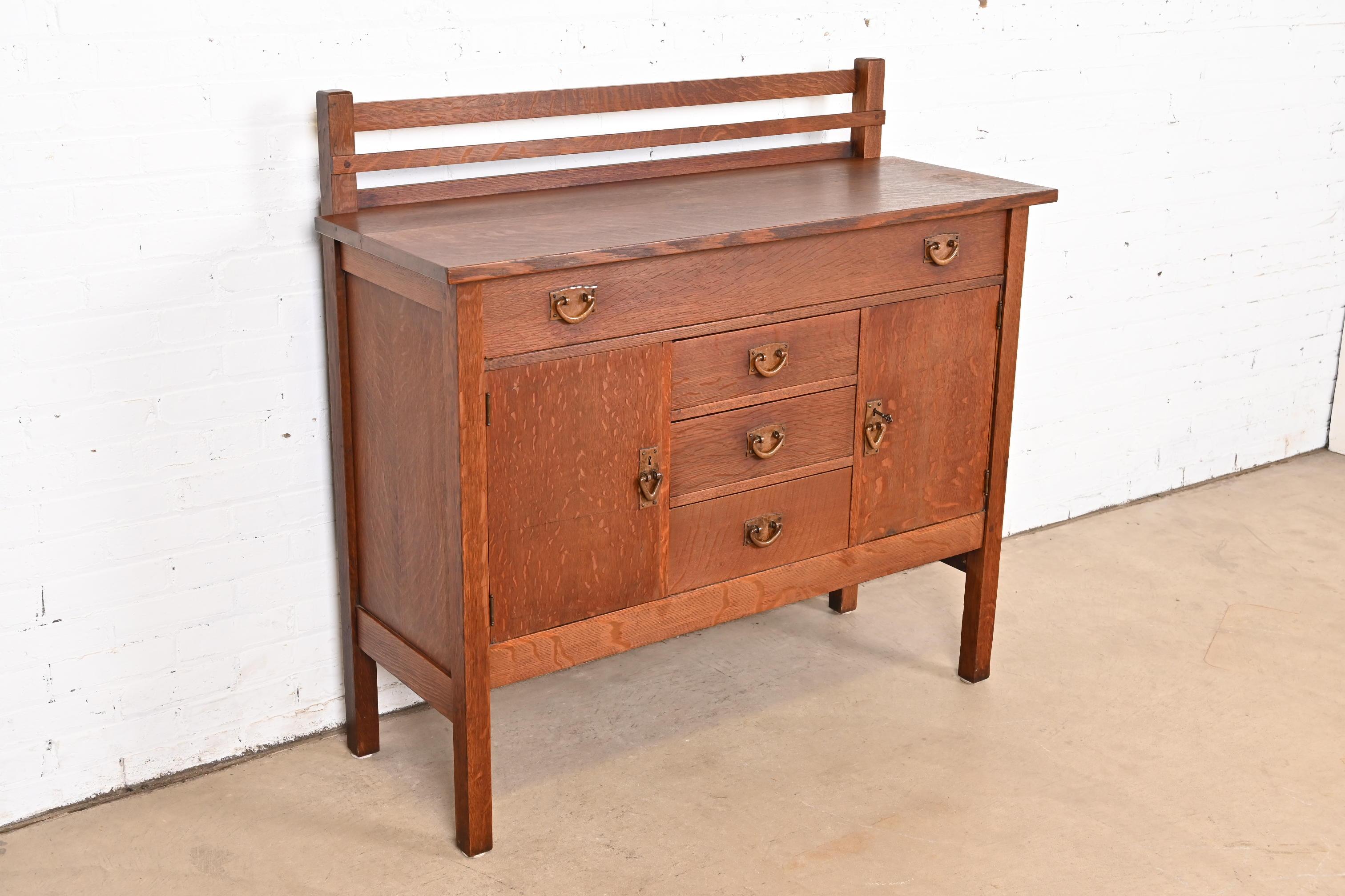 Arts and Crafts Buffet Arts & Crafts Gustav Stickley Mission en chêne, vers 1900 en vente