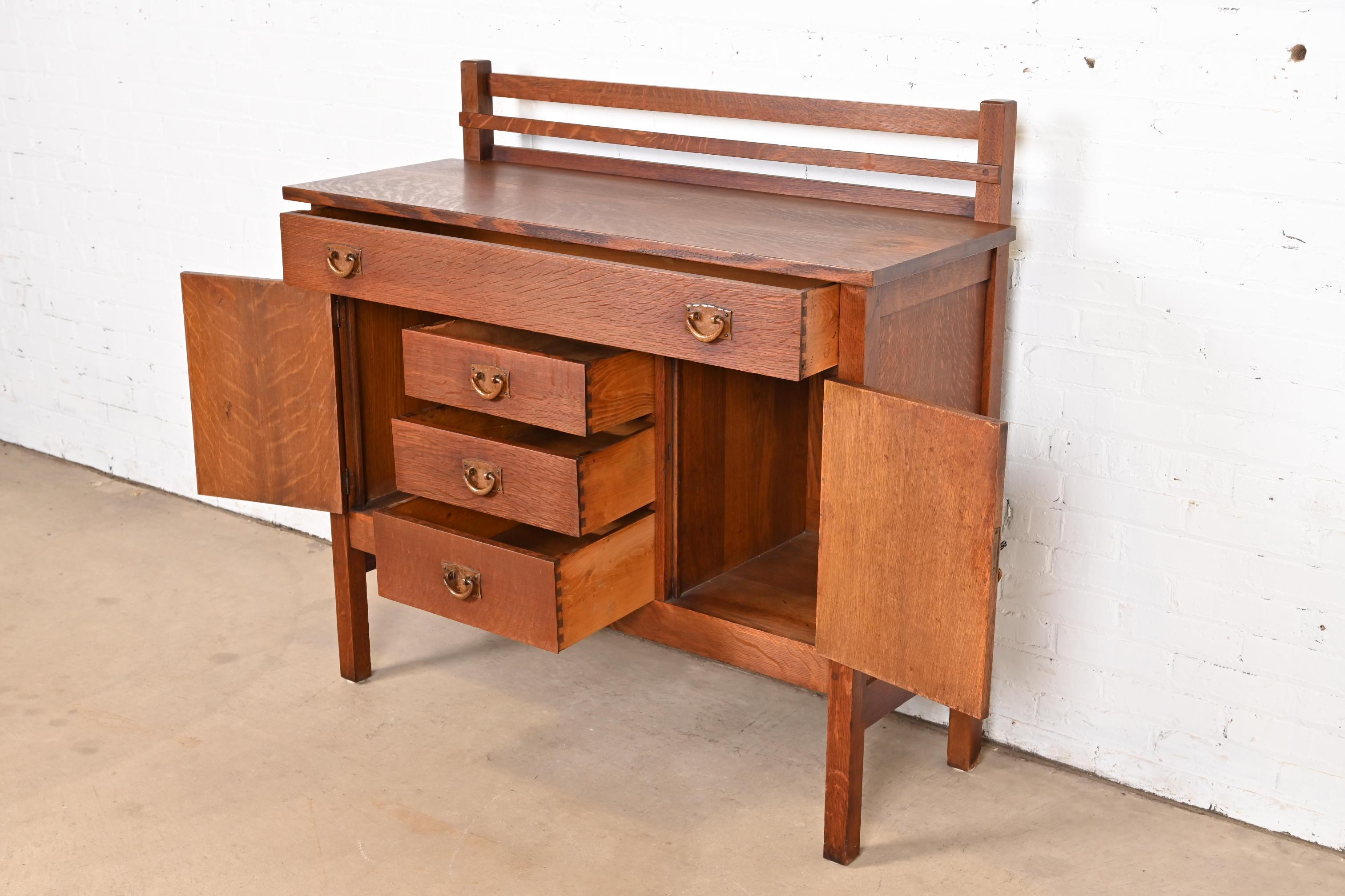 Cuivre Buffet Arts & Crafts Gustav Stickley Mission en chêne, vers 1900 en vente