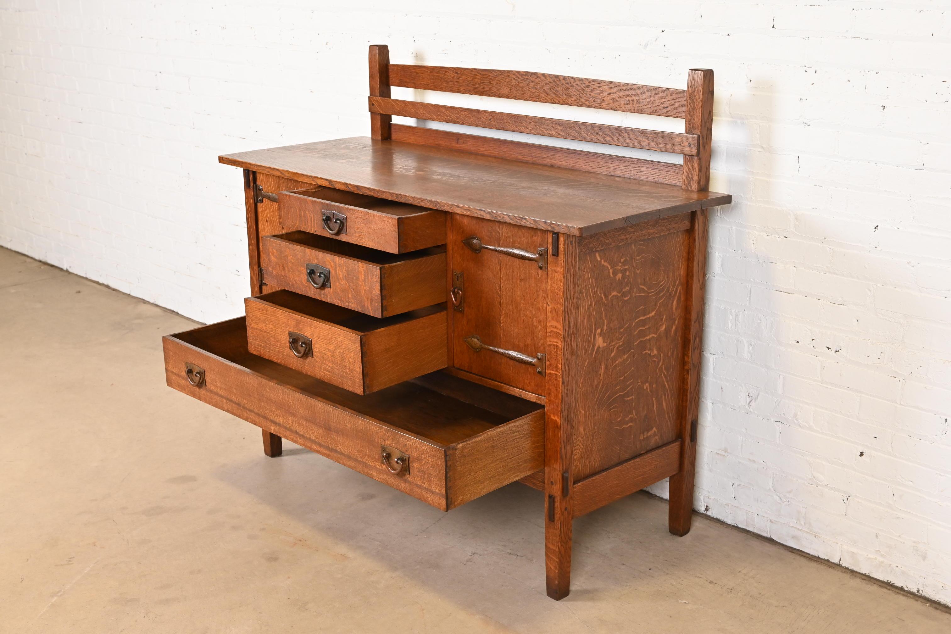 Buffet Arts & Crafts Gustav Stickley Mission en chêne, vers 1900 2