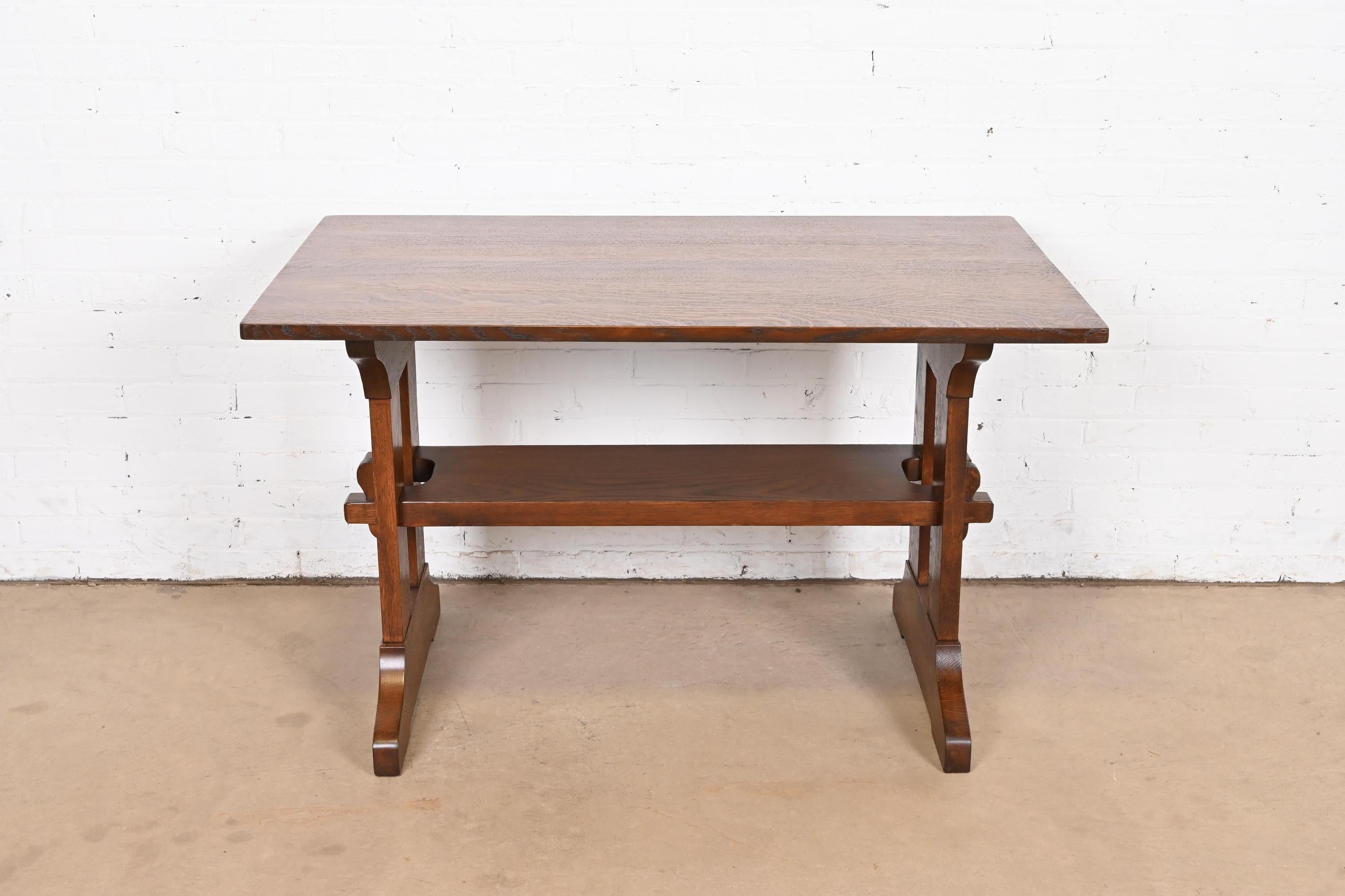 Gustav Stickley Mission Arts & Crafts Mesa de biblioteca o escritorio de caballete de roble Estadounidense en venta