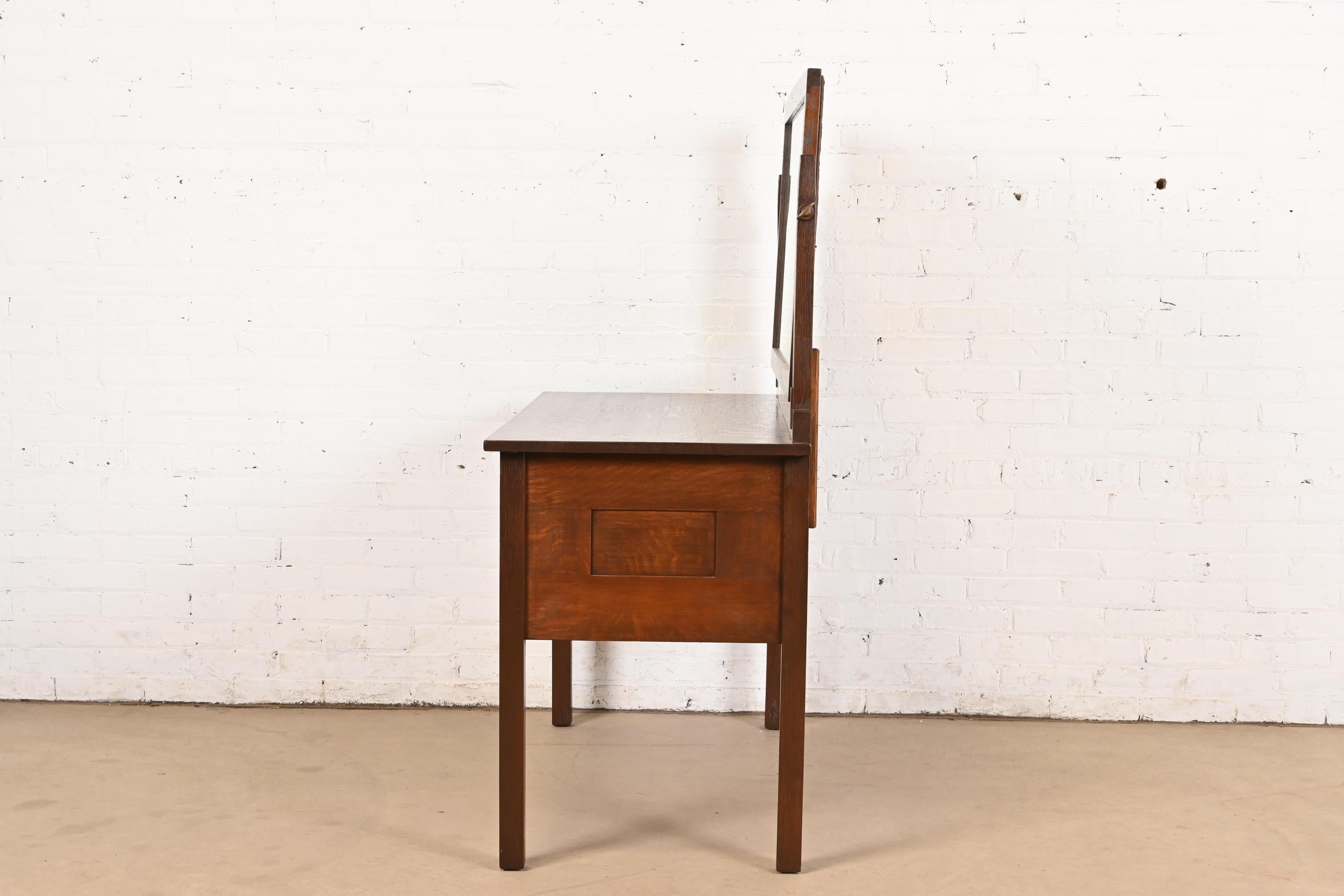 Gustav Stickley Mission Oak Arts & Crafts Vanity or Dressing Table, Refinished 4