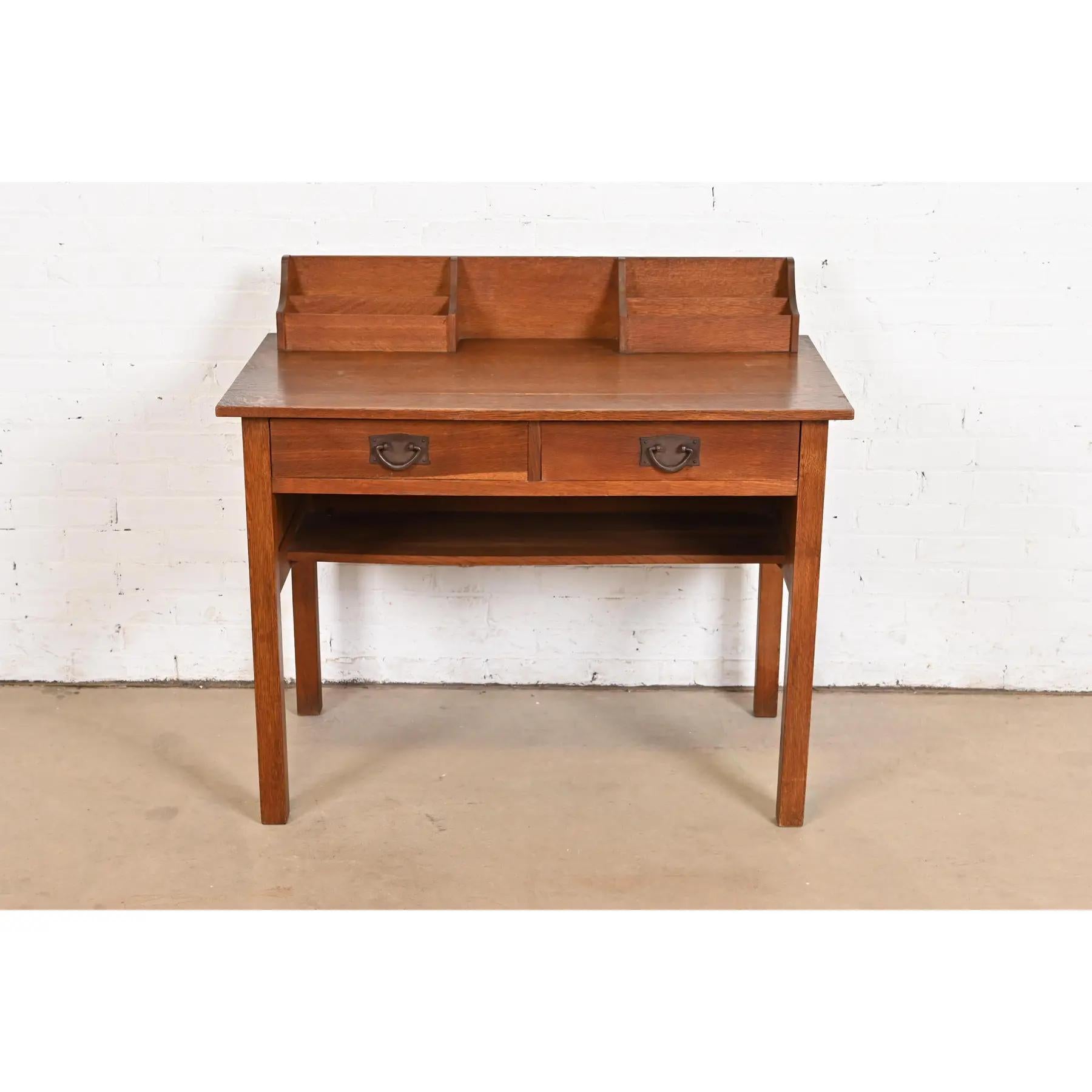 Gustav Stickley Missions-Schreibtisch aus Eiche im Arts and Crafts-Stil, um 1900 im Zustand „Gut“ im Angebot in South Bend, IN