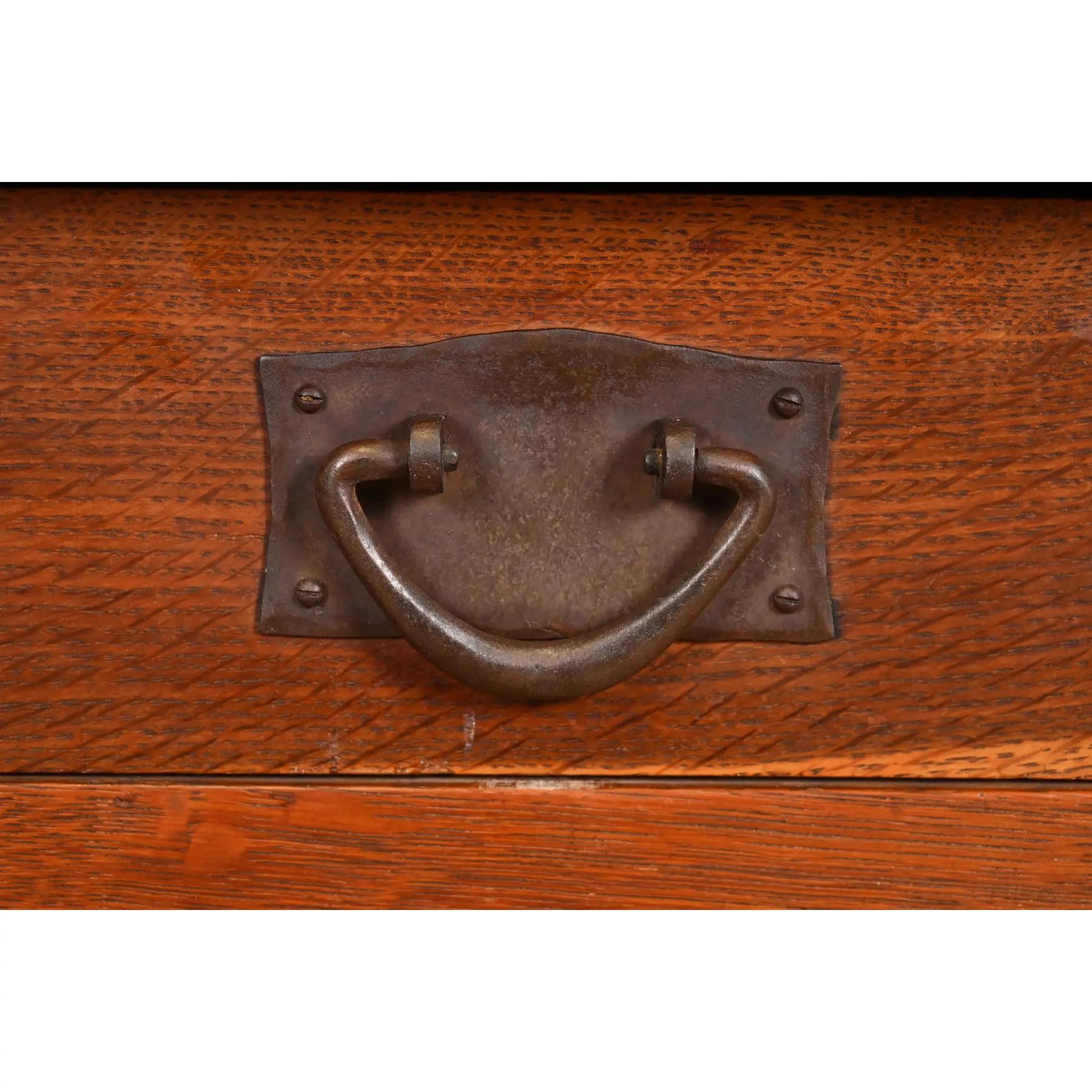 Gustav Stickley Missions-Schreibtisch aus Eiche im Arts and Crafts-Stil, um 1900 im Angebot 1