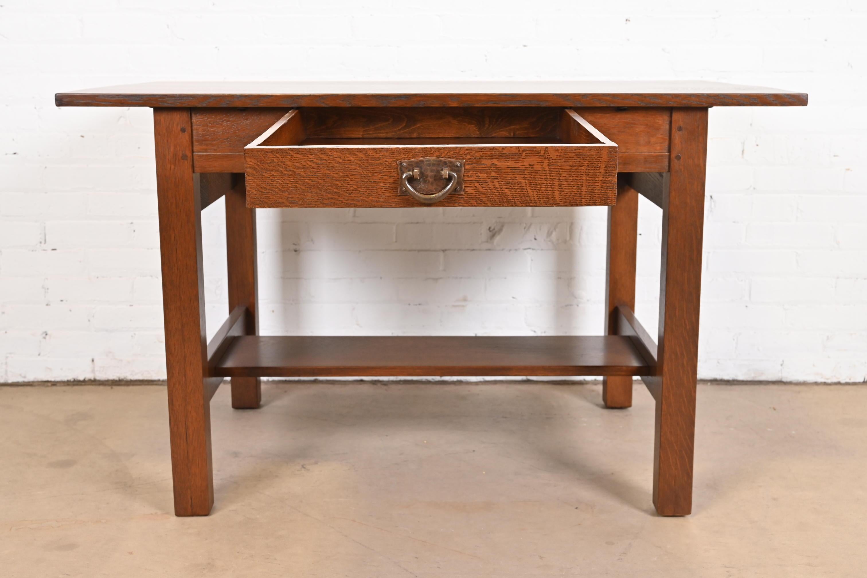 Gustav Stickley Mission Oak Arts & Crafts Writing Desk, Circa 1900 In Good Condition For Sale In South Bend, IN
