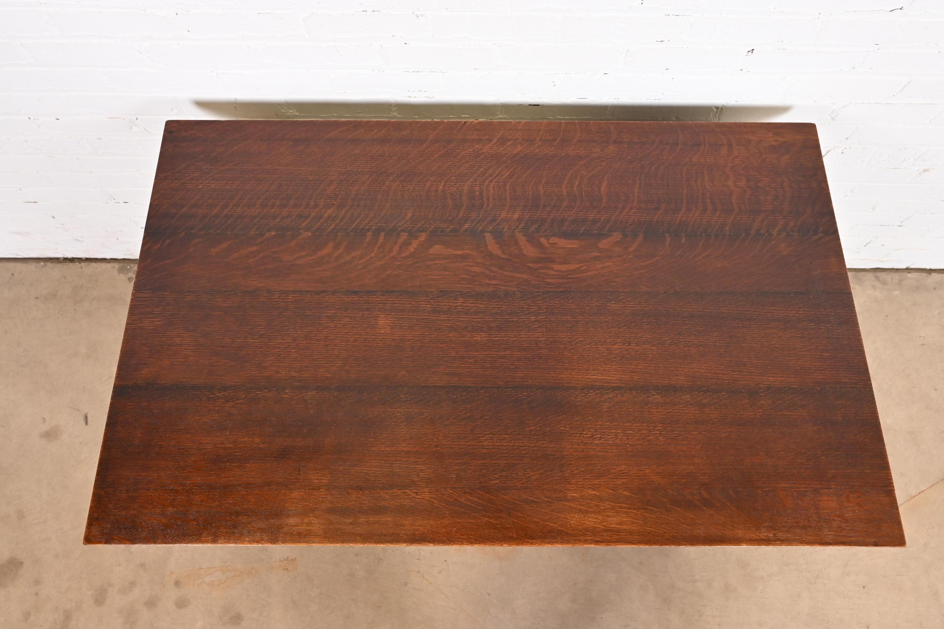 Gustav Stickley Mission Arts & Crafts Escritorio o mesa de biblioteca de roble en venta 3