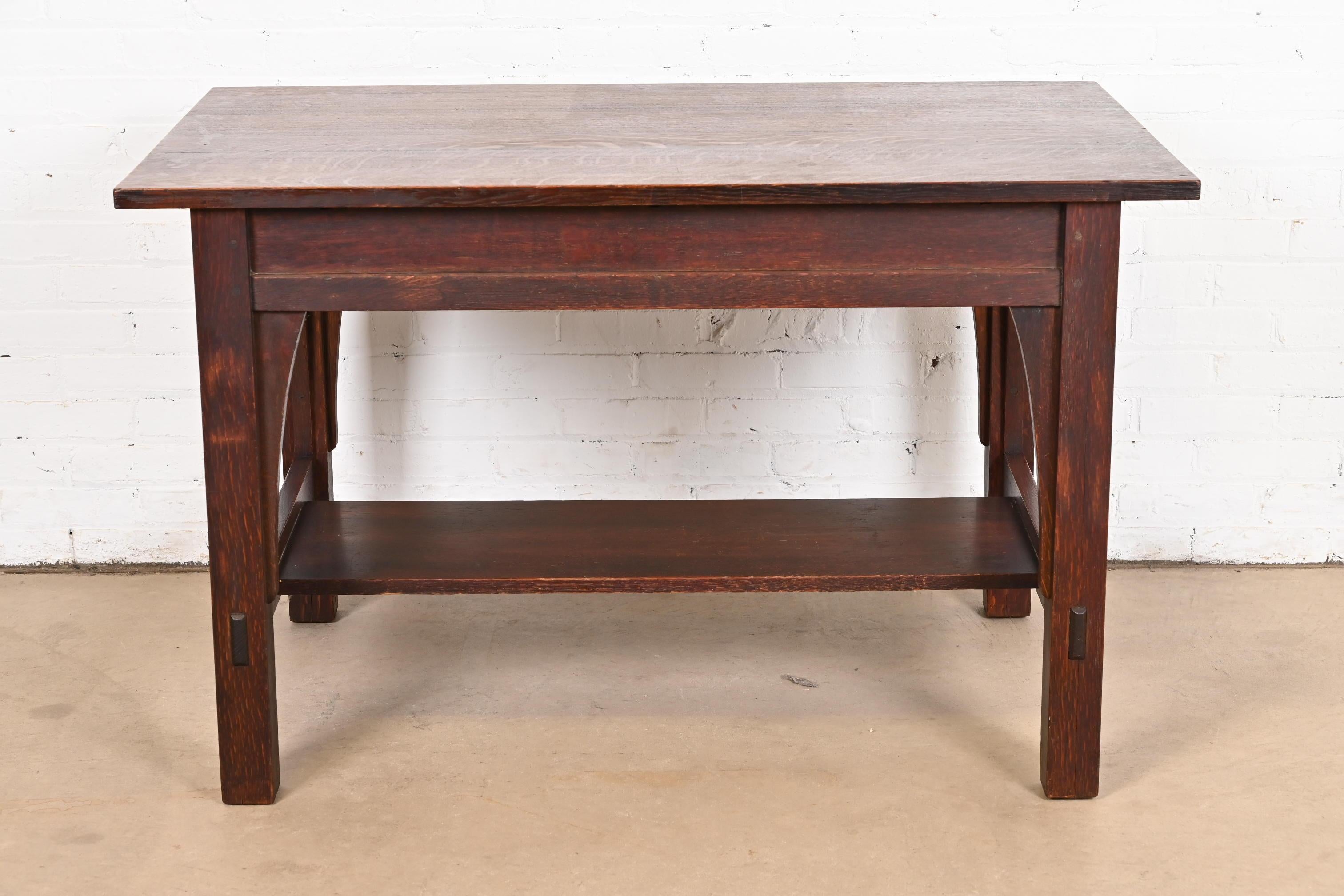 Gustav Stickley Mission Arts & Crafts Escritorio o mesa de biblioteca de roble en venta 5