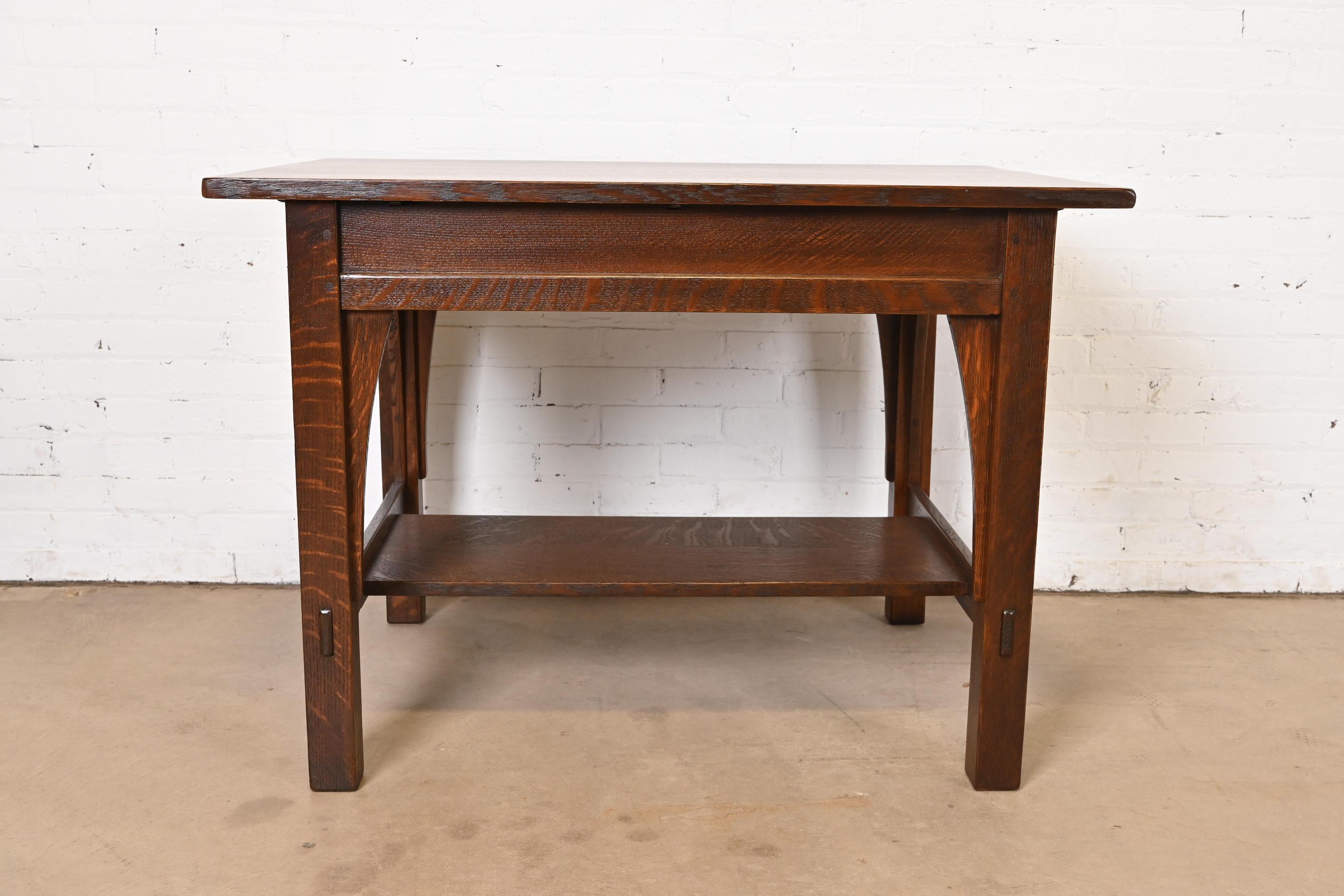 Gustav Stickley Mission Arts & Crafts Escritorio o mesa de biblioteca de roble en venta 7