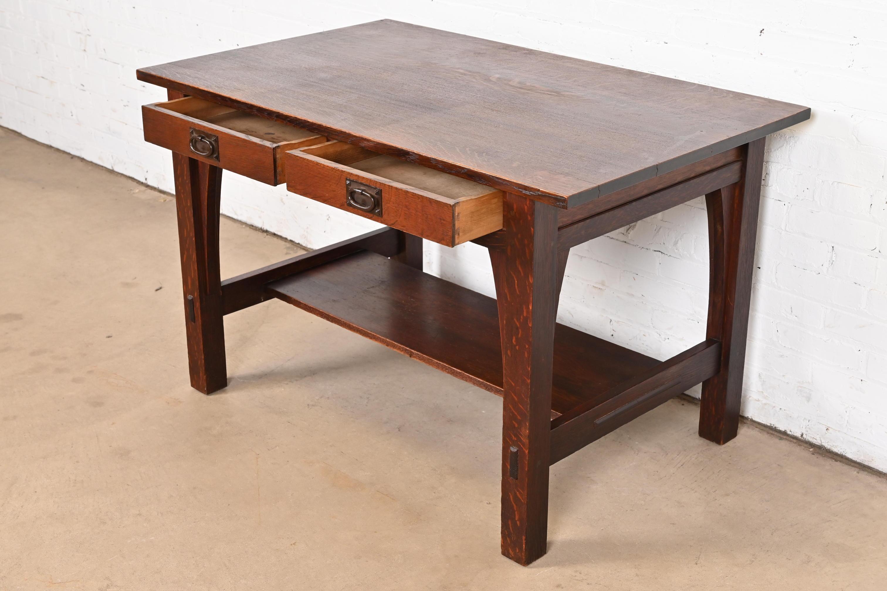 Gustav Stickley Mission Arts & Crafts Escritorio o mesa de biblioteca de roble Cobre en venta