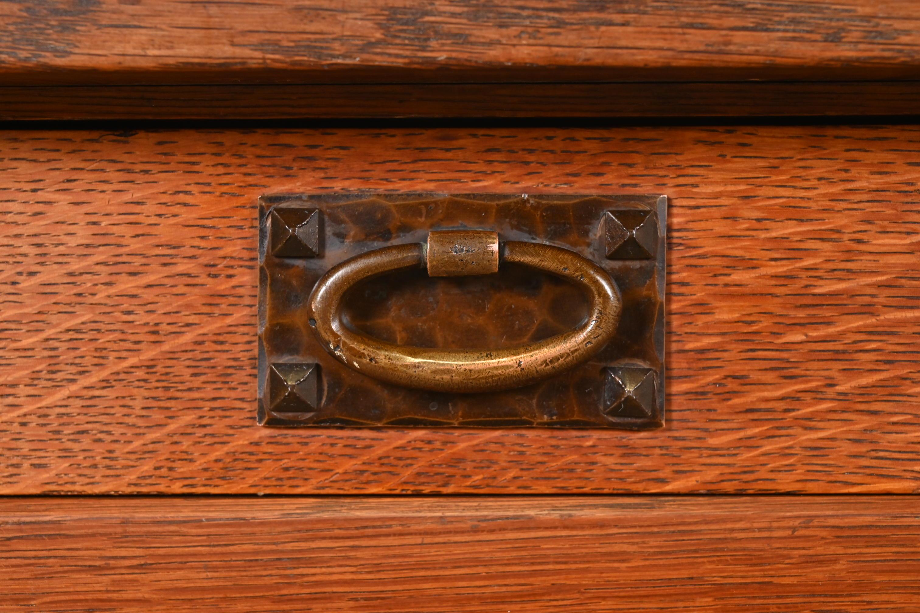Gustav Stickley Mission Eichenholz Arts & Crafts Schreibtisch oder Bibliothekstisch (Kupfer) im Angebot