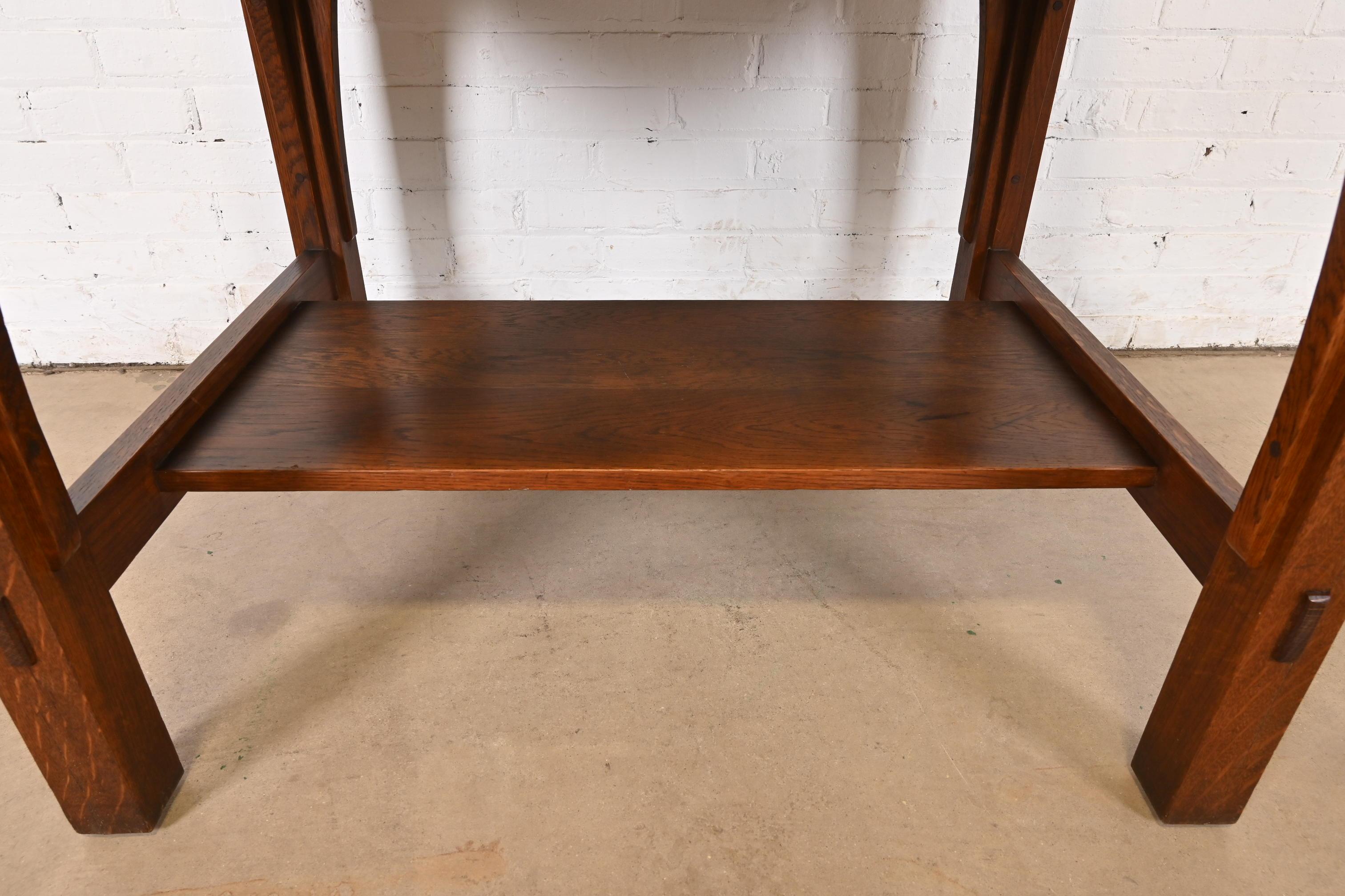 Gustav Stickley Mission Eichenholz Arts & Crafts Schreibtisch oder Bibliothekstisch im Angebot 2