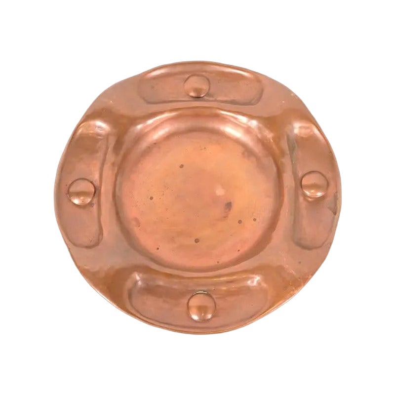 Gustav Stickley Signed Hammered Copper Ashtray or Catchall, Circa 1910 For Sale