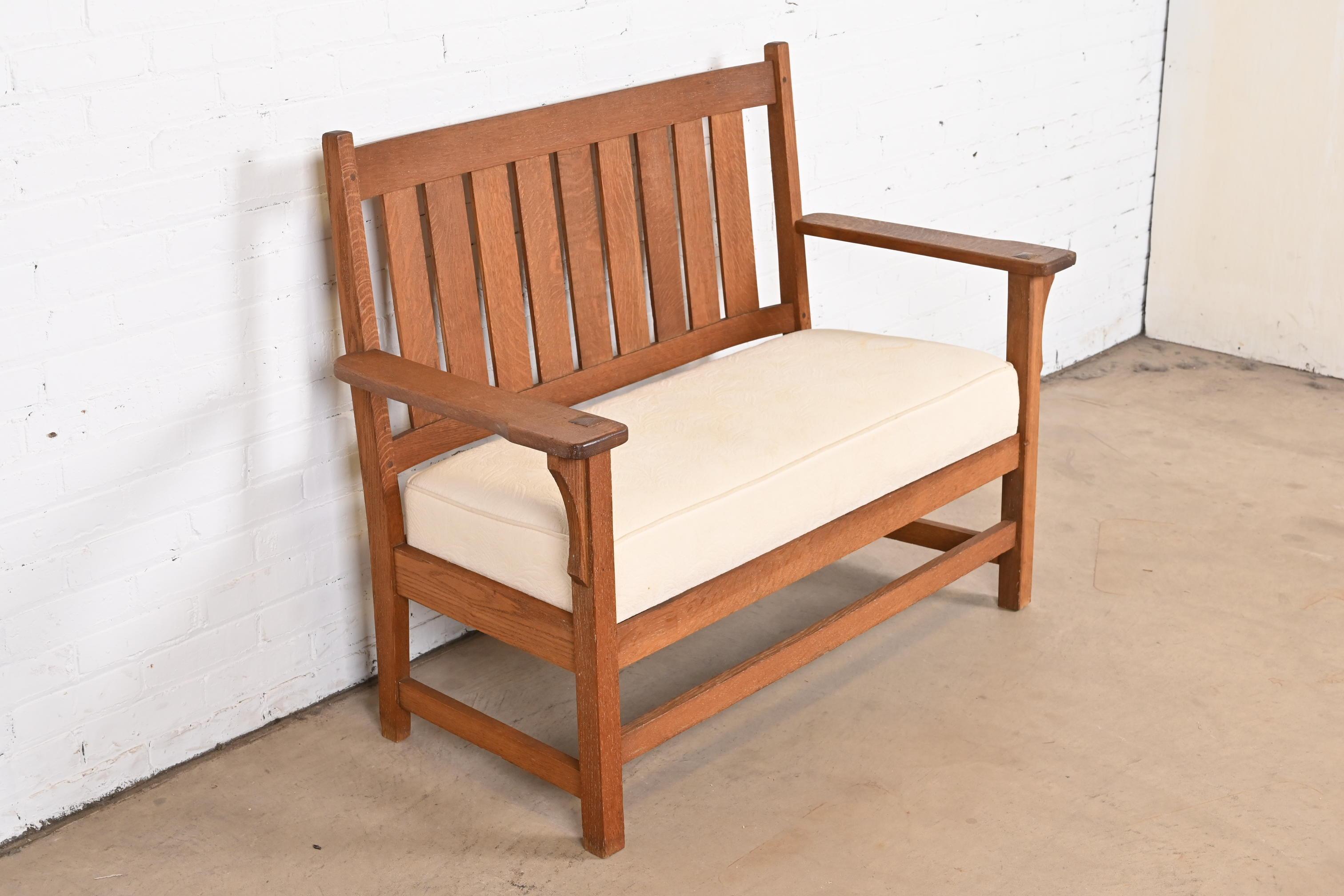 Gustav Stickley Style Mission Oak Arts & Crafts Open Arm Settee or Loveseat In Good Condition For Sale In South Bend, IN