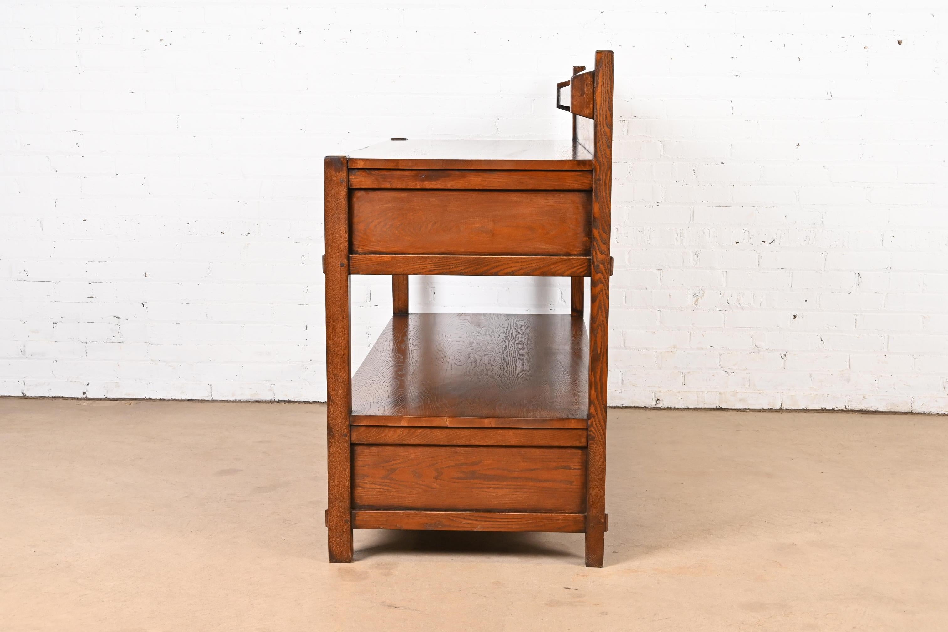 Buffet ou buffet Mission en chêne Arts & Crafts de style Gustav Stickley en vente 3