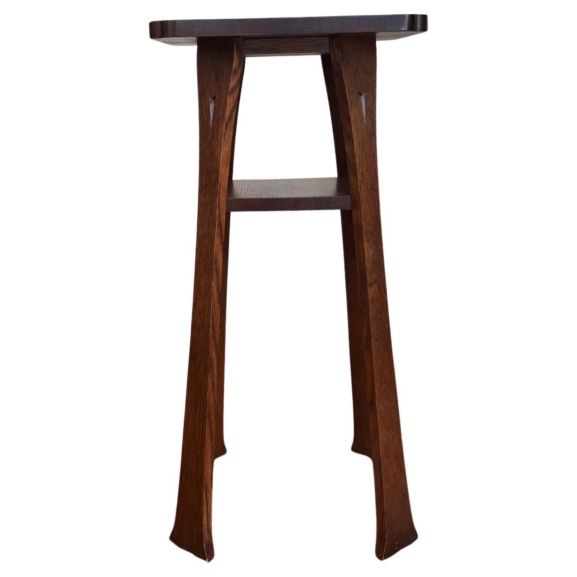 Porte-boissons en Oak "Tom Jones" avec étagère inférieure, circa 1900, Gustav Stickley en vente