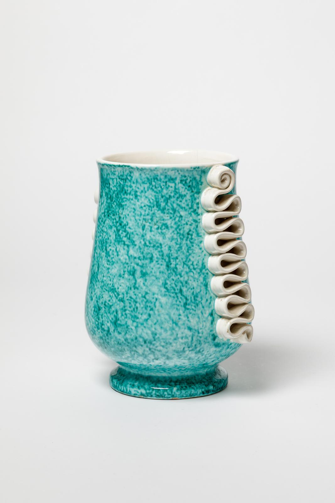 Mid-Century Modern Gustave Asch 20e siècle vase art déco en céramique blanche et verte circa 1940 en vente
