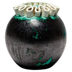 Gustave Asch art deco black and green 20th century design ceramic vase 20 cm