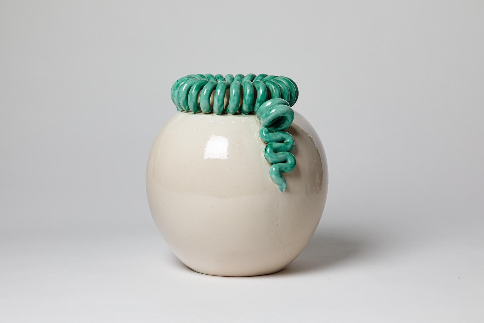 Art déco Gustave Asch grand vase art déco du 20ème siècle en céramique blanche et verte 1940 en vente