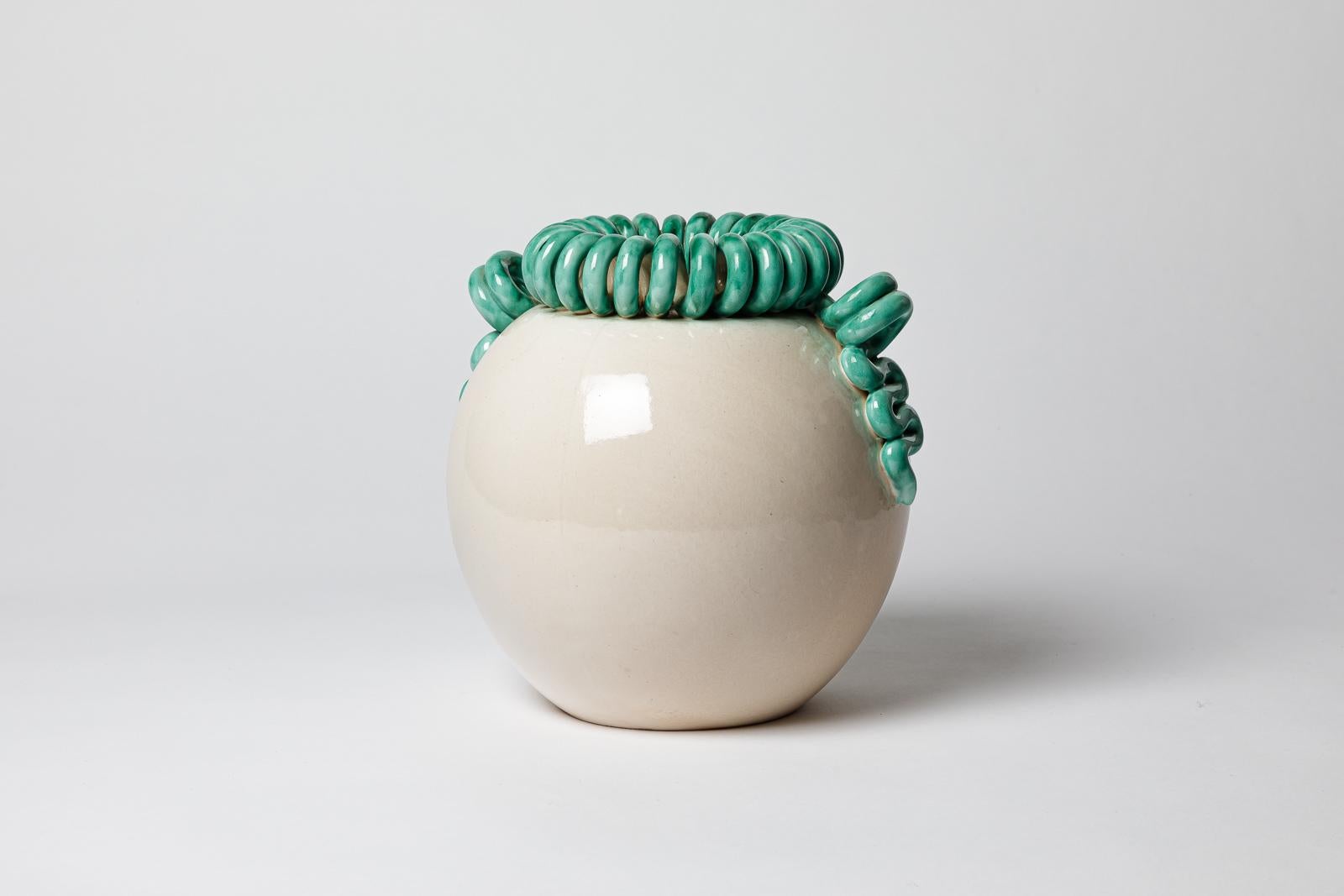 Gustave Asch grand vase art déco du 20ème siècle en céramique blanche et verte 1940 Excellent état - En vente à Neuilly-en- sancerre, FR