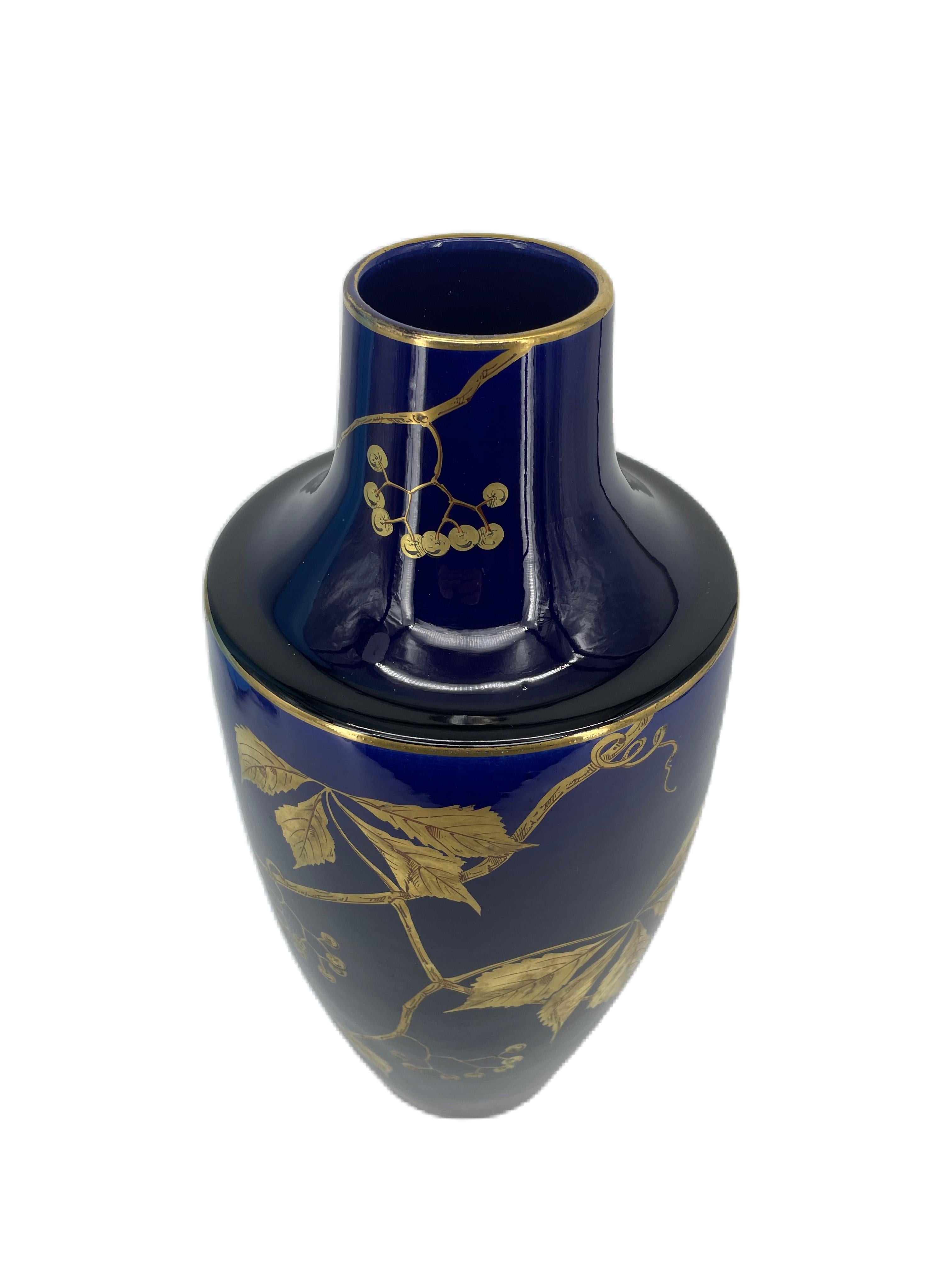 Art nouveau Grand vase en céramique bleu tours de Gustave Asch, 1900 en vente