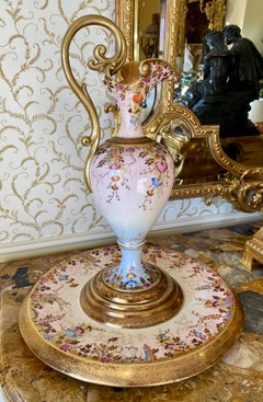 Gustave Asch, Sainte Radegonde, Grande Eder in porcellana con piatto, XIX secolo