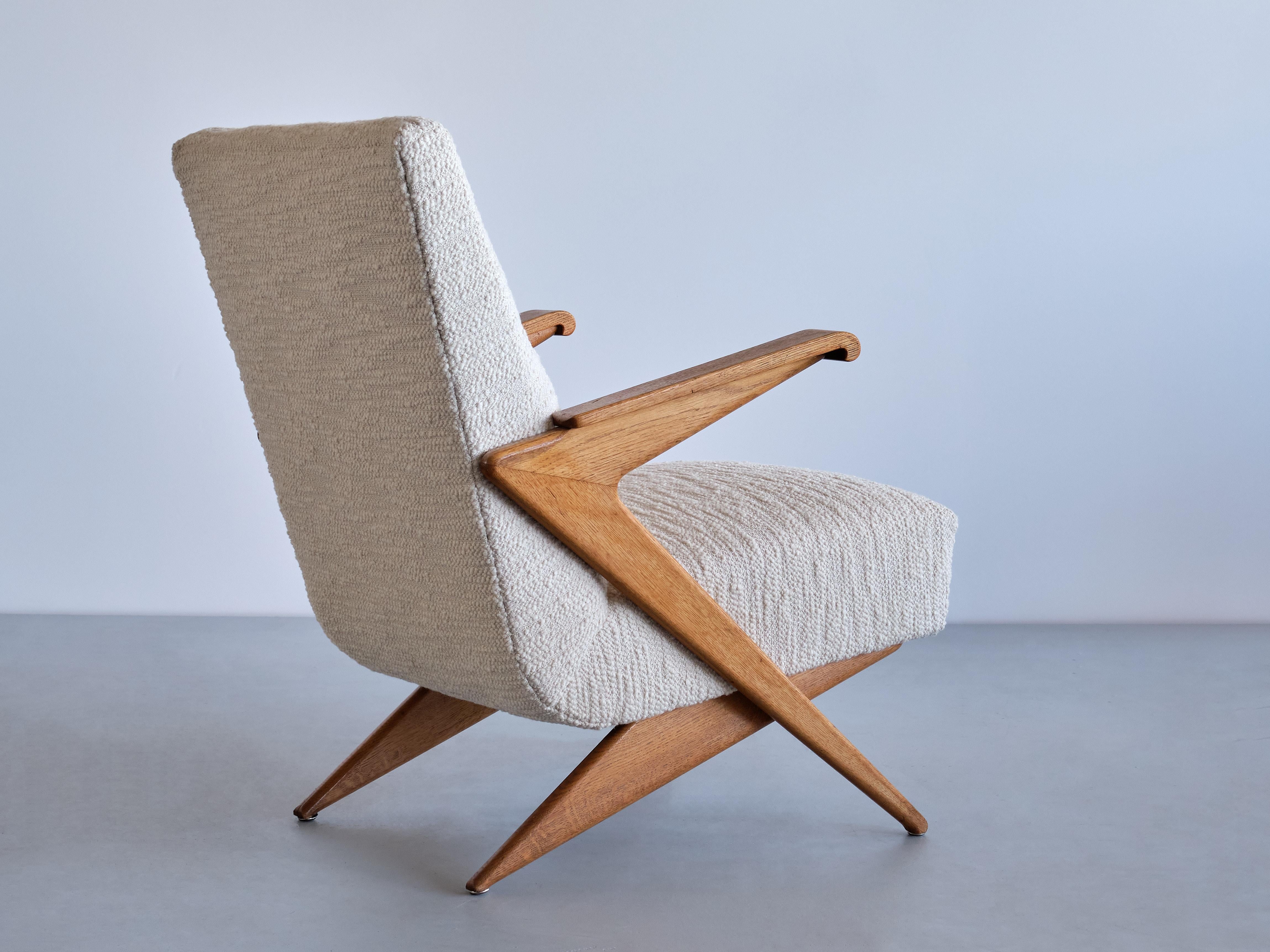 Gustave Gautier zugeschriebener Sessel aus Eiche und Jacquard-Stoff, Frankreich, 1950er Jahre im Angebot 5