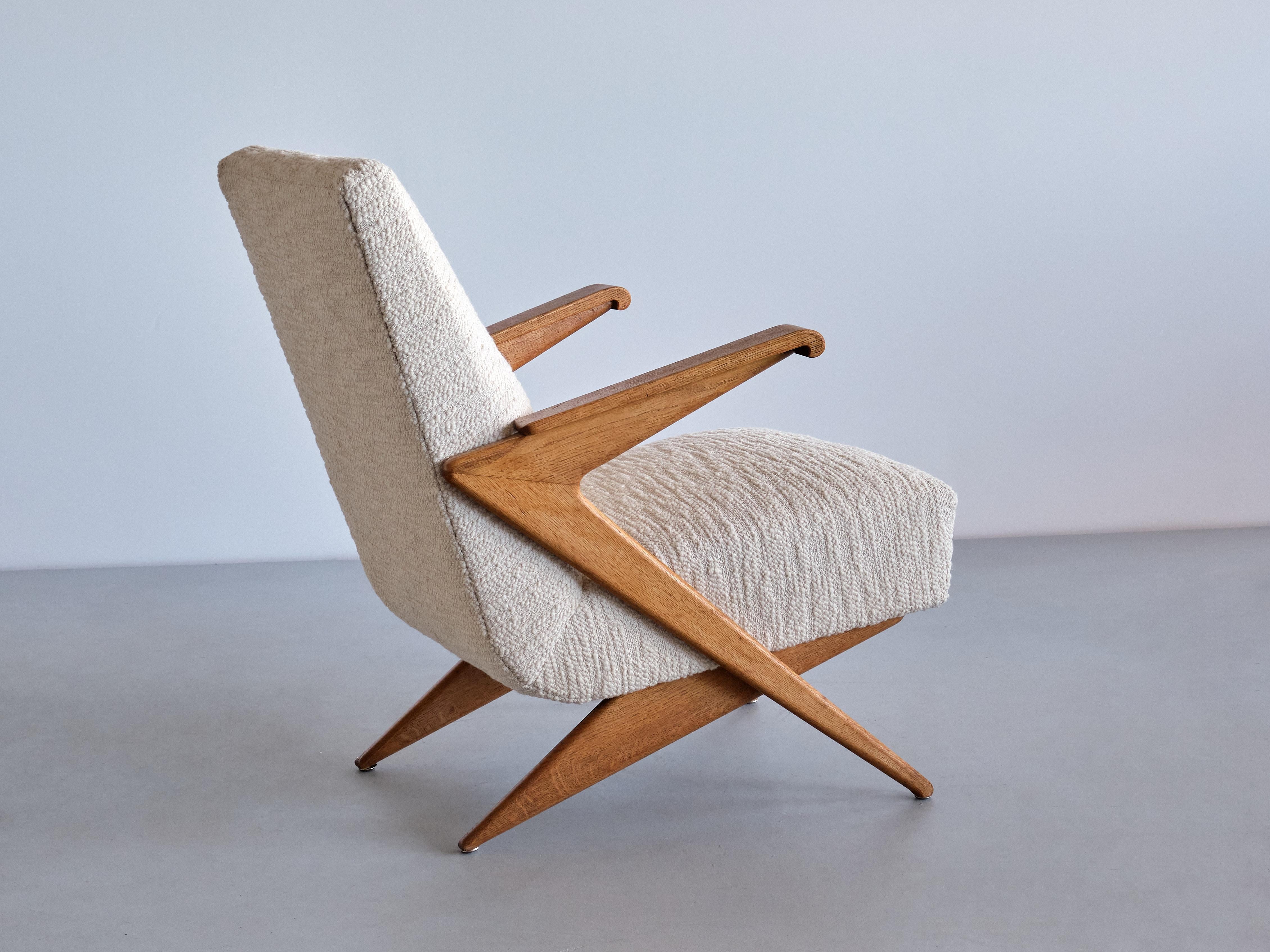 Gustave Gautier zugeschriebener Sessel aus Eiche und Jacquard-Stoff, Frankreich, 1950er Jahre im Angebot 2