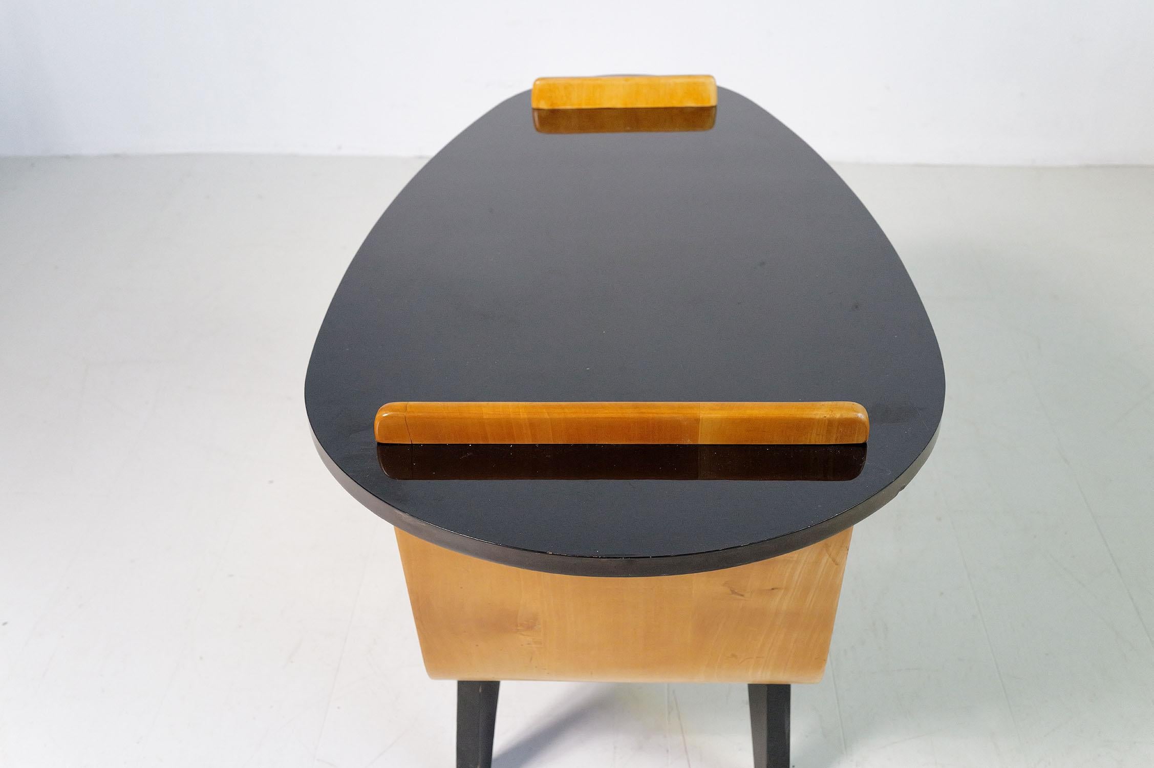 Formica Gustave Gautier, table à trépieds, France 1955 en vente