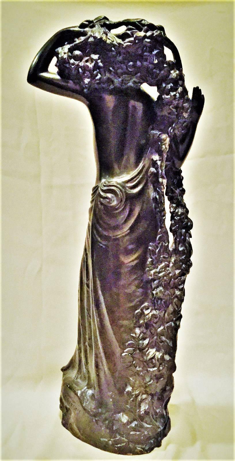 pomona goddess statue