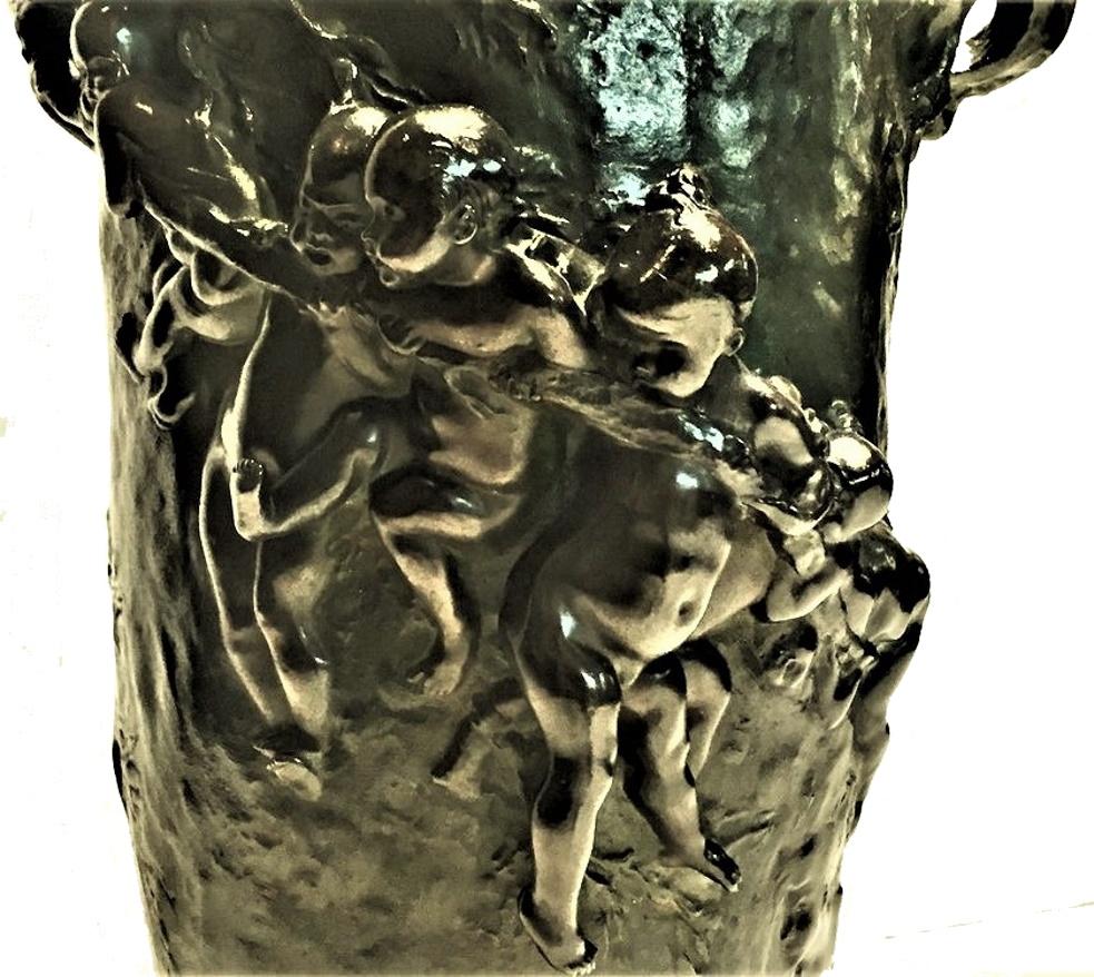 Patinated Gustave-Joseph Chéret, French Belle Époque Figural Bronze Vase, ca. 1885  For Sale