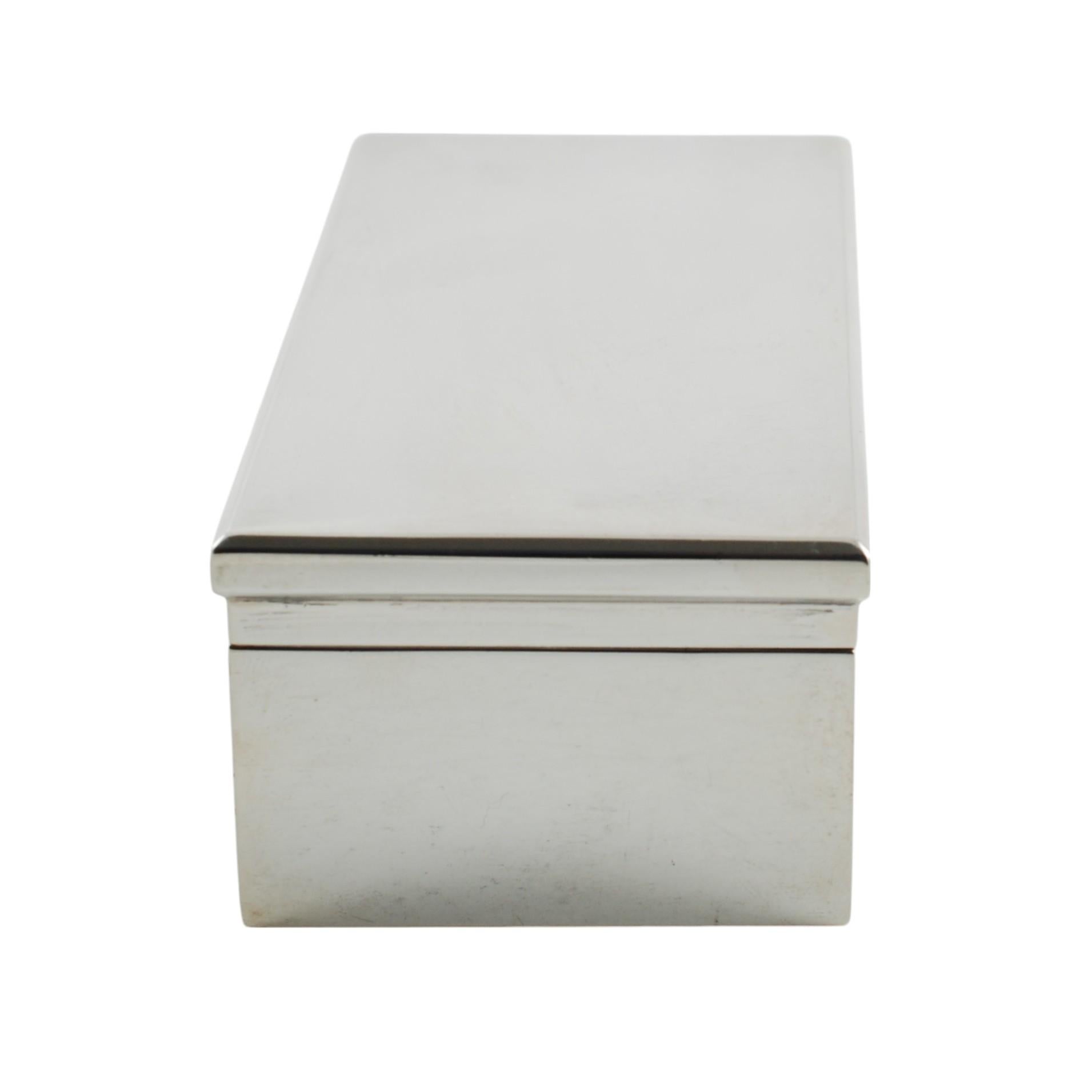 Français Gustave Keller Freres Paris 950 Sterling Silver Art Deco Dresser Box en vente
