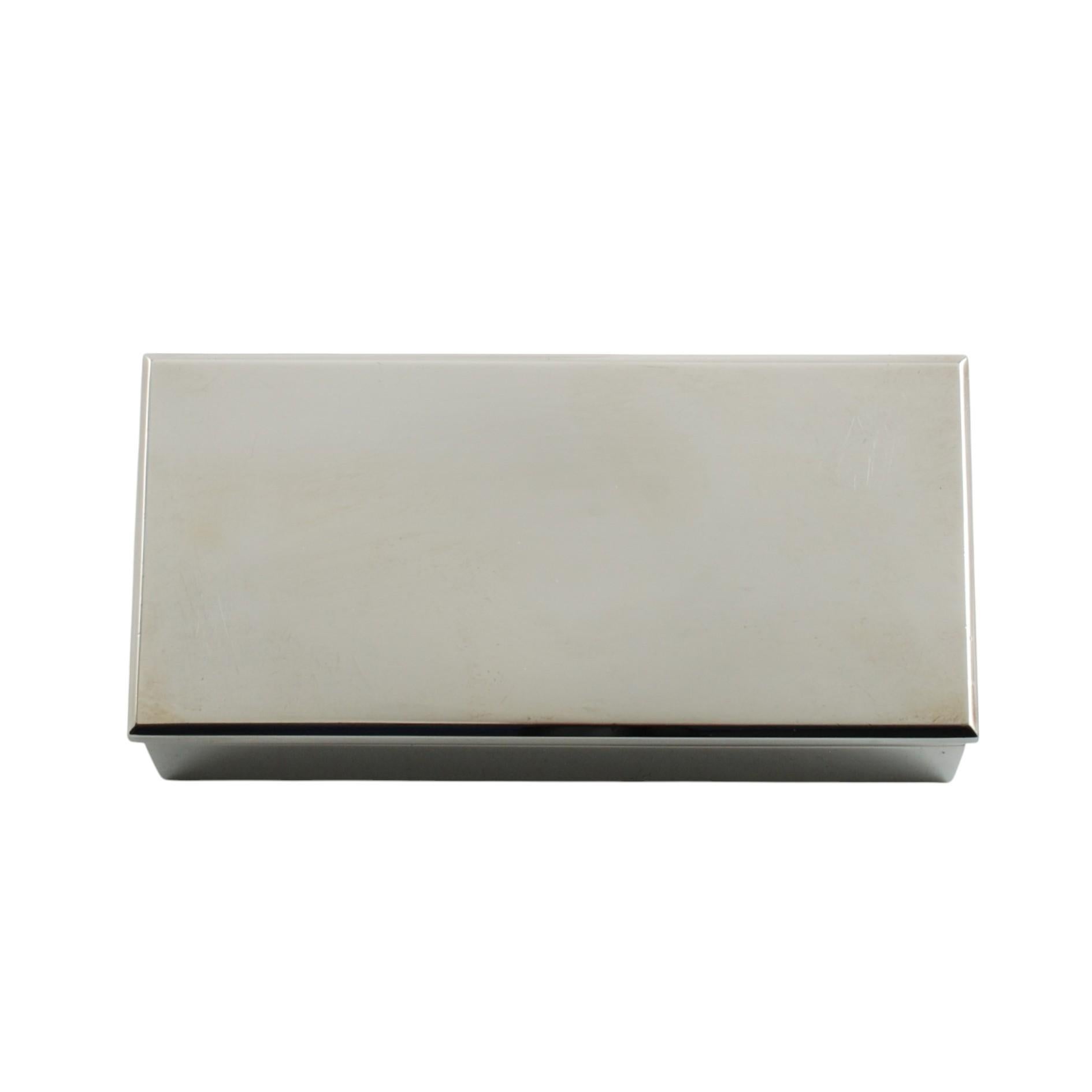Début du 20ème siècle Gustave Keller Freres Paris 950 Sterling Silver Art Deco Dresser Box en vente