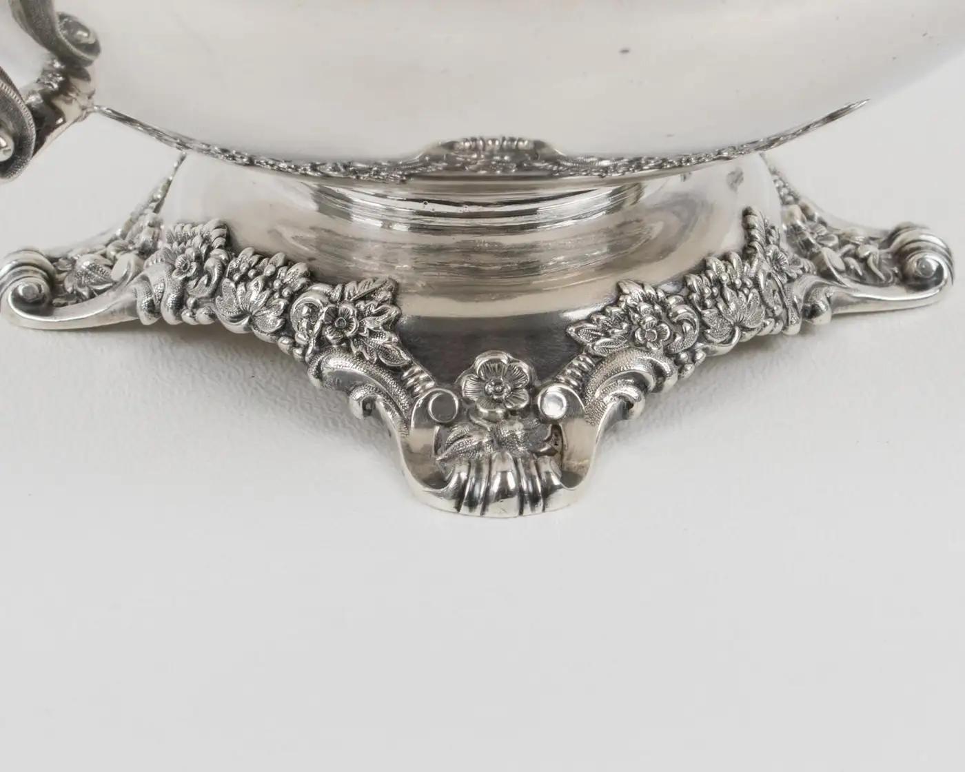 Gustave Odiot Paris 19th Century Sterling Silver Decorative Bowl For Sale 1