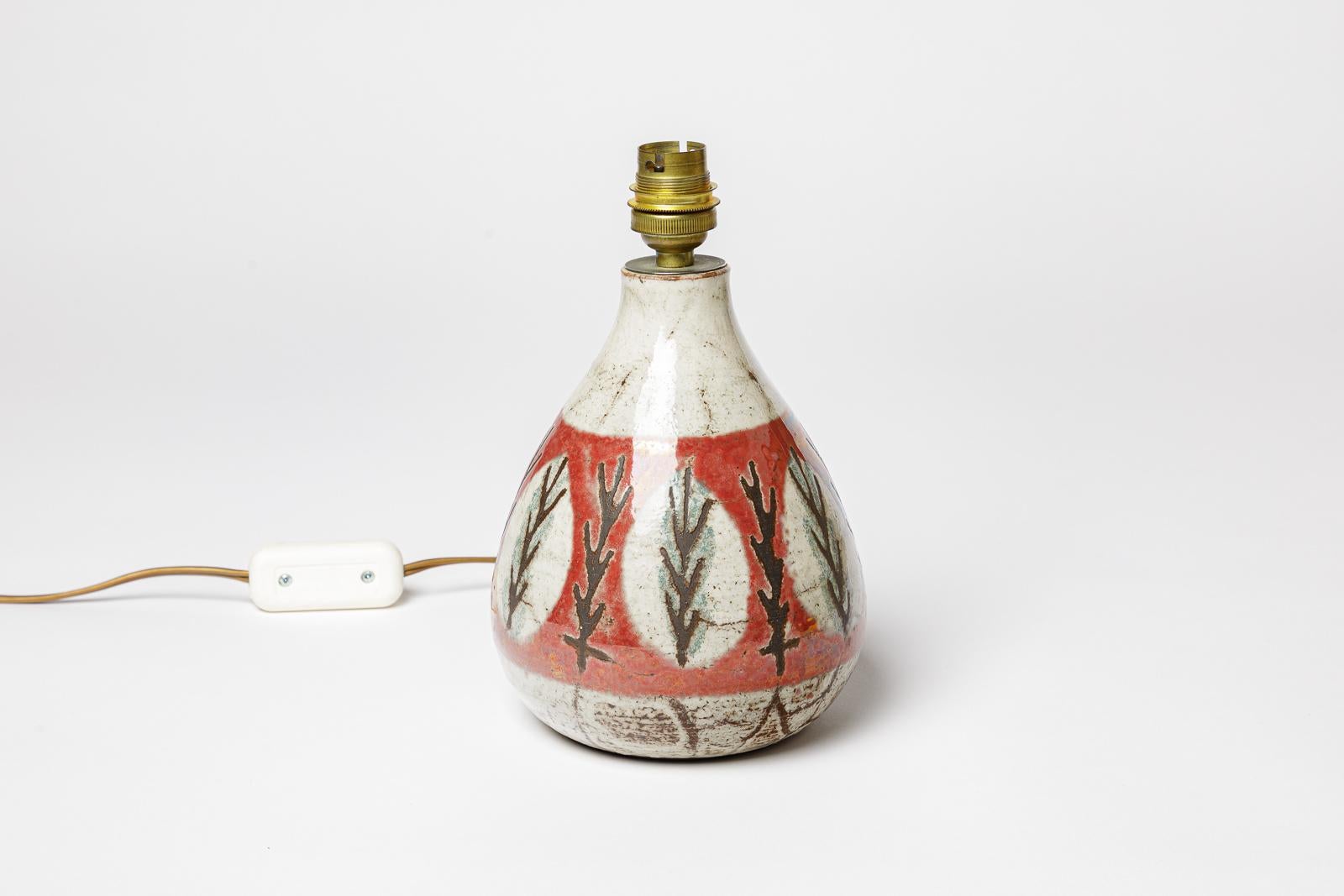 Gustave Reynaud Lemurier 20. Jahrhundert Design weiß und rot Keramik Tischlampe (Moderne der Mitte des Jahrhunderts) im Angebot