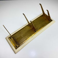 Attribué à Gustave Serrurier-Bovy Porte-manteau Art nouveau en laiton et bois