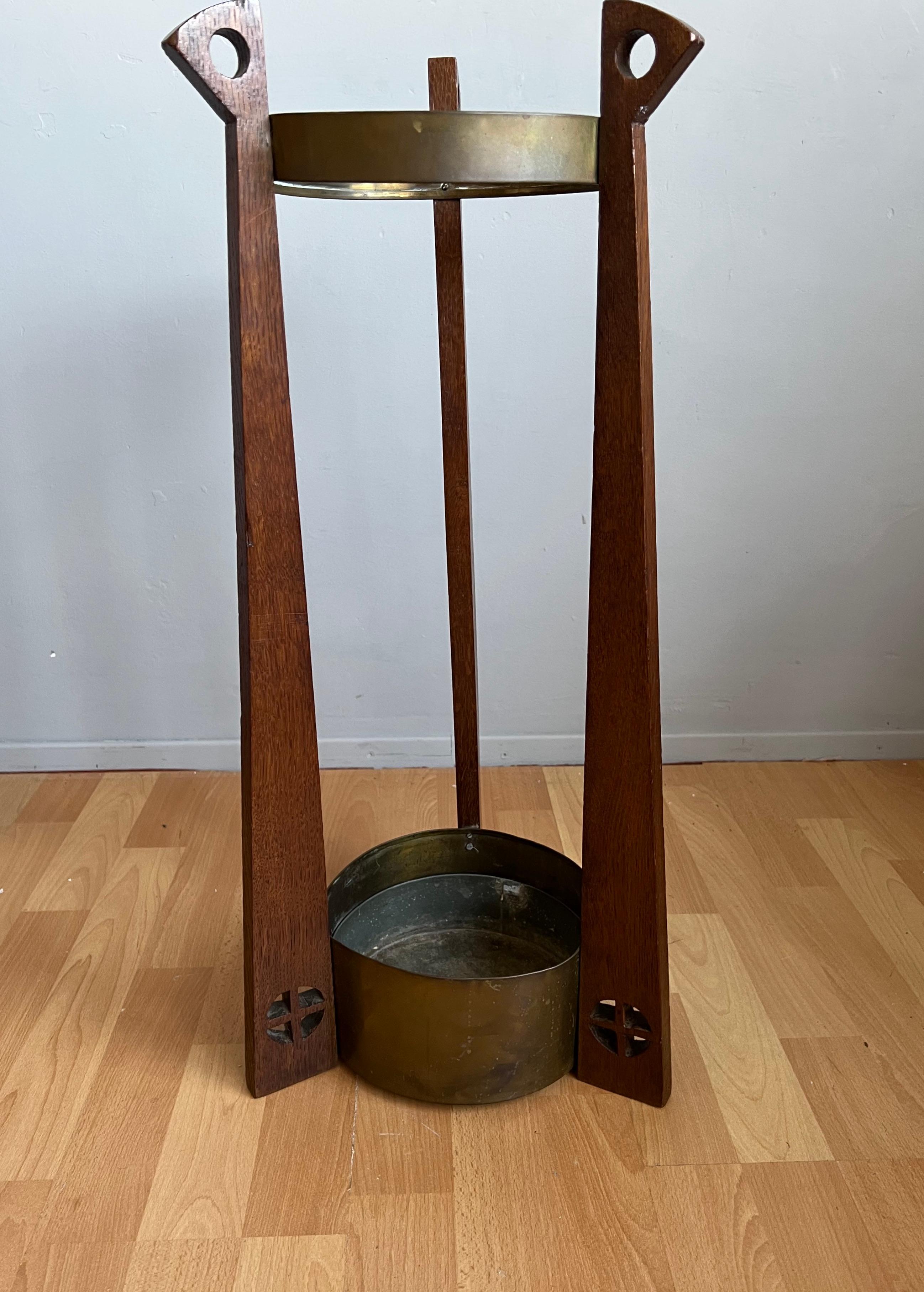 Gustave Serrurier-Bovy Messing und Oak Stock & Umbrella Stand mit Zinkeinlage (20. Jahrhundert) im Angebot