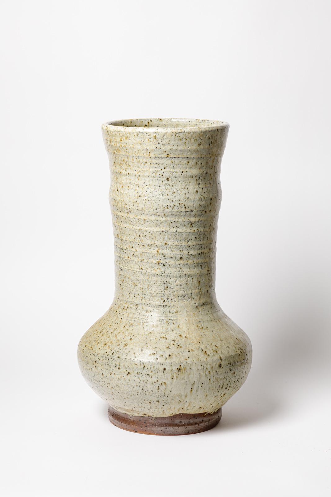 Gustave Tiffoche Large White Stoneware Ceramic Vase, circa 1970 In Excellent Condition For Sale In Neuilly-en- sancerre, FR