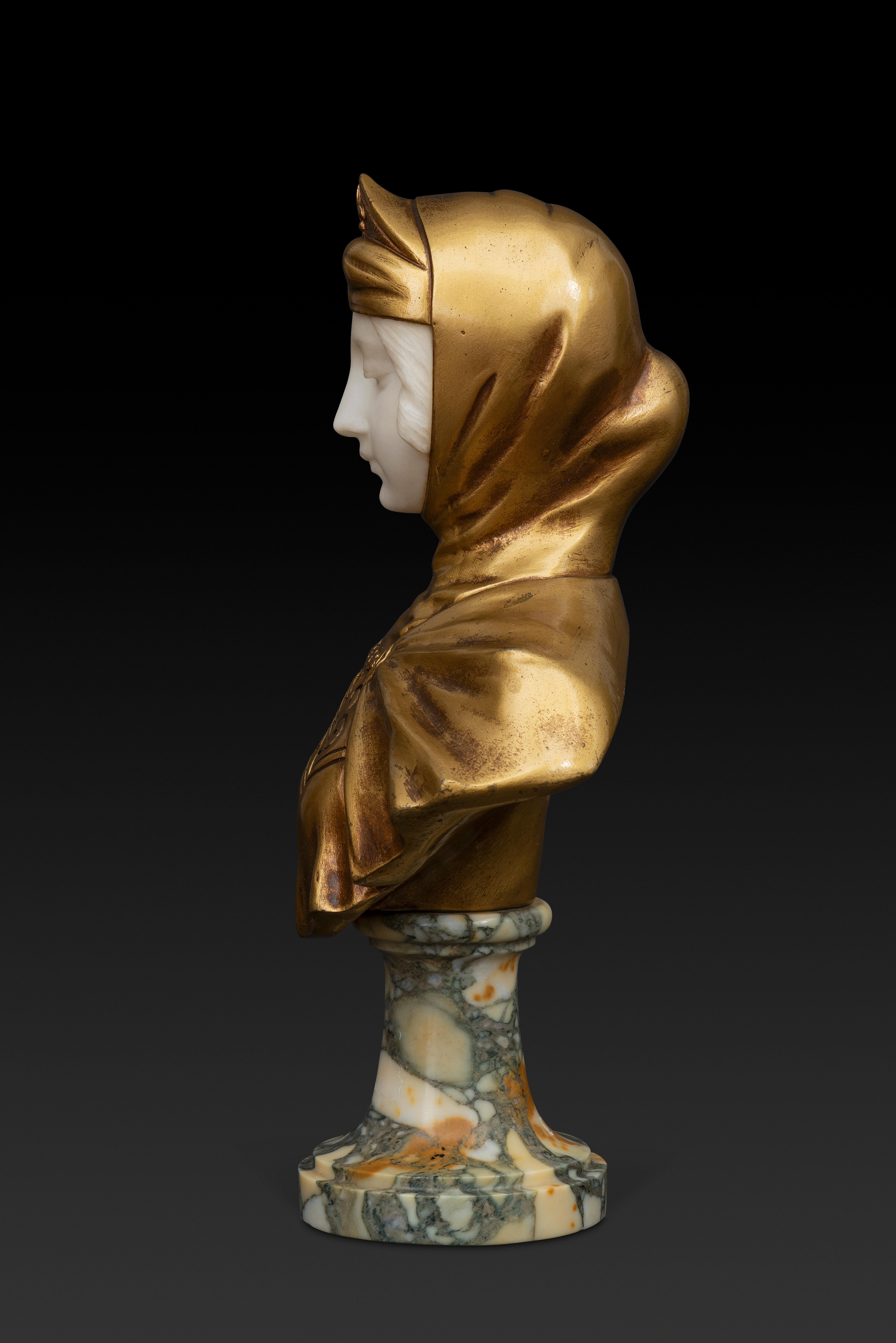 Art Nouveau GUSTAVE VAERENBERGH (1873-1927) Bust in Alabaster and Gilt Bronze 