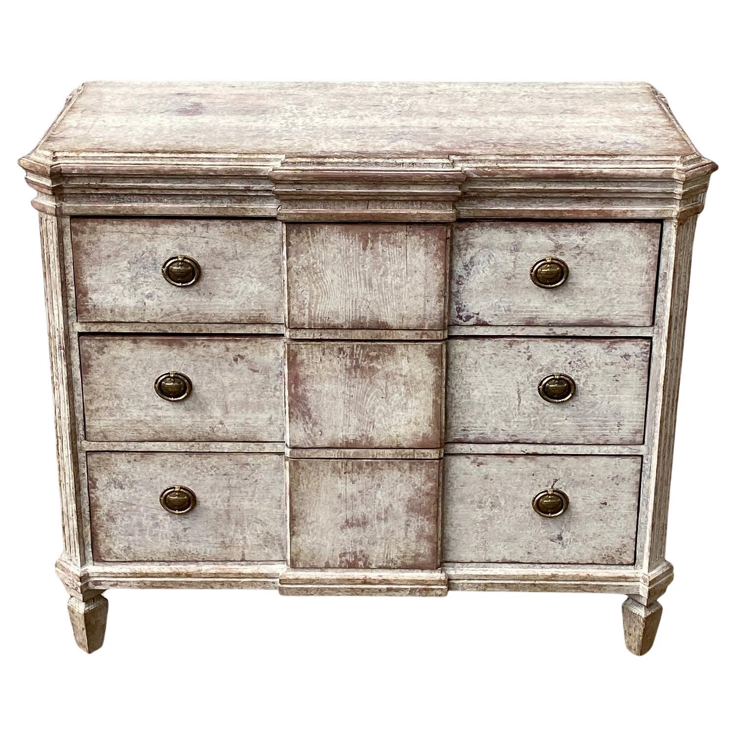 Pine Gustavian 19th Century Grey Painted 3 Drawer Dresser  For Sale
