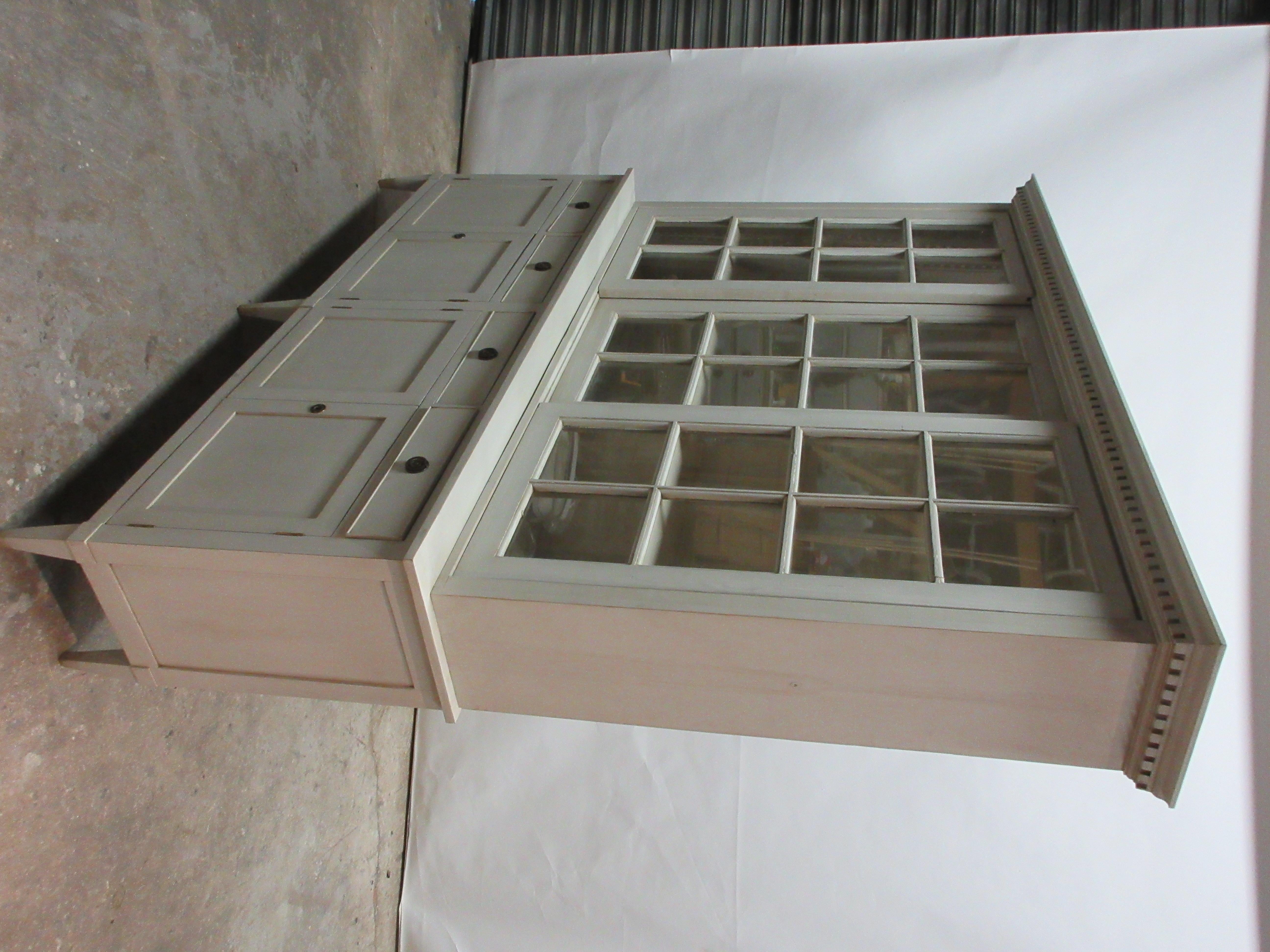 Pine Gustavian 3-Door Glass Top Hutch