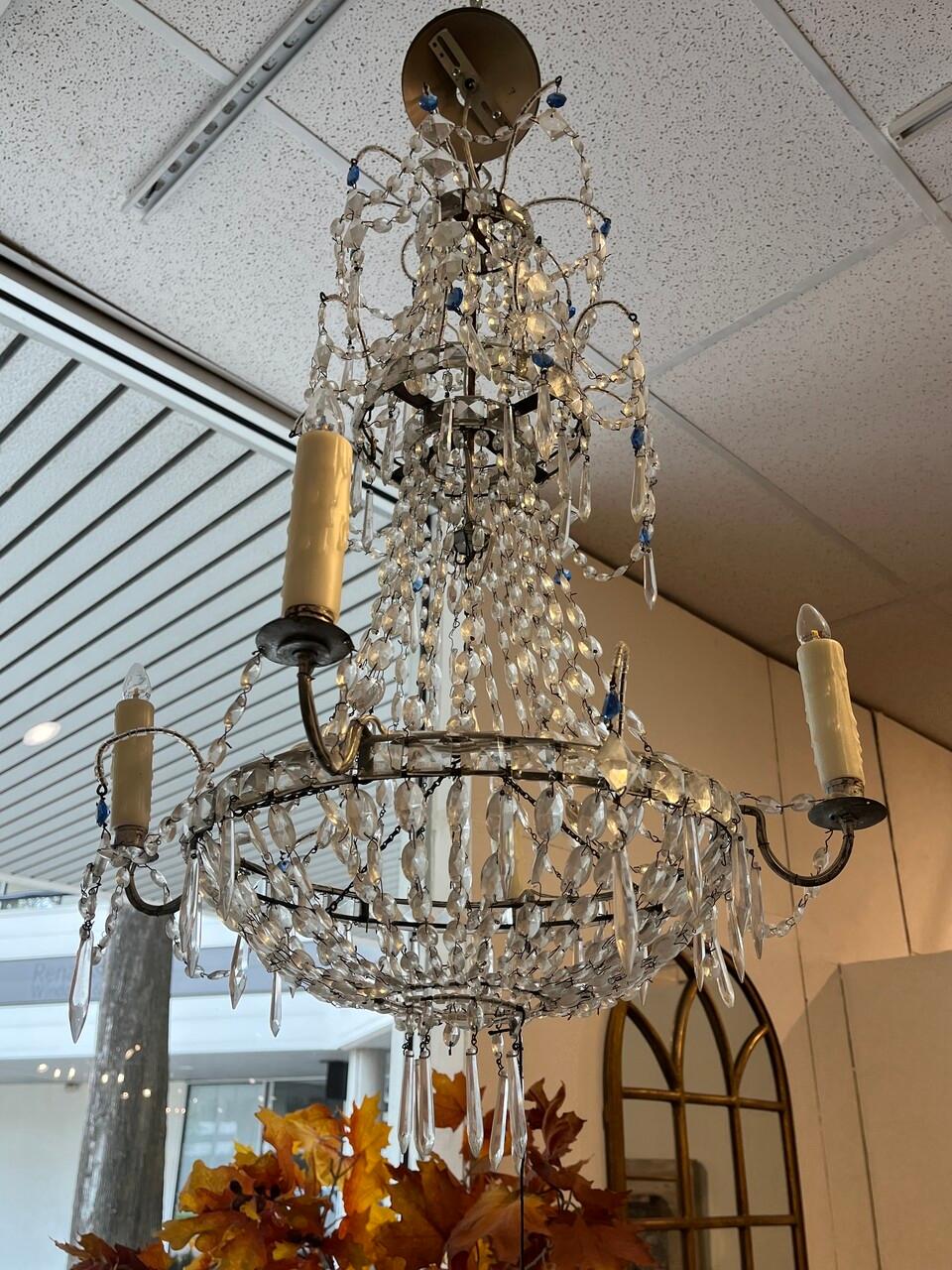 Lampadario Gustavian a 4 luci, ricablato In condizioni buone in vendita a Houston, TX