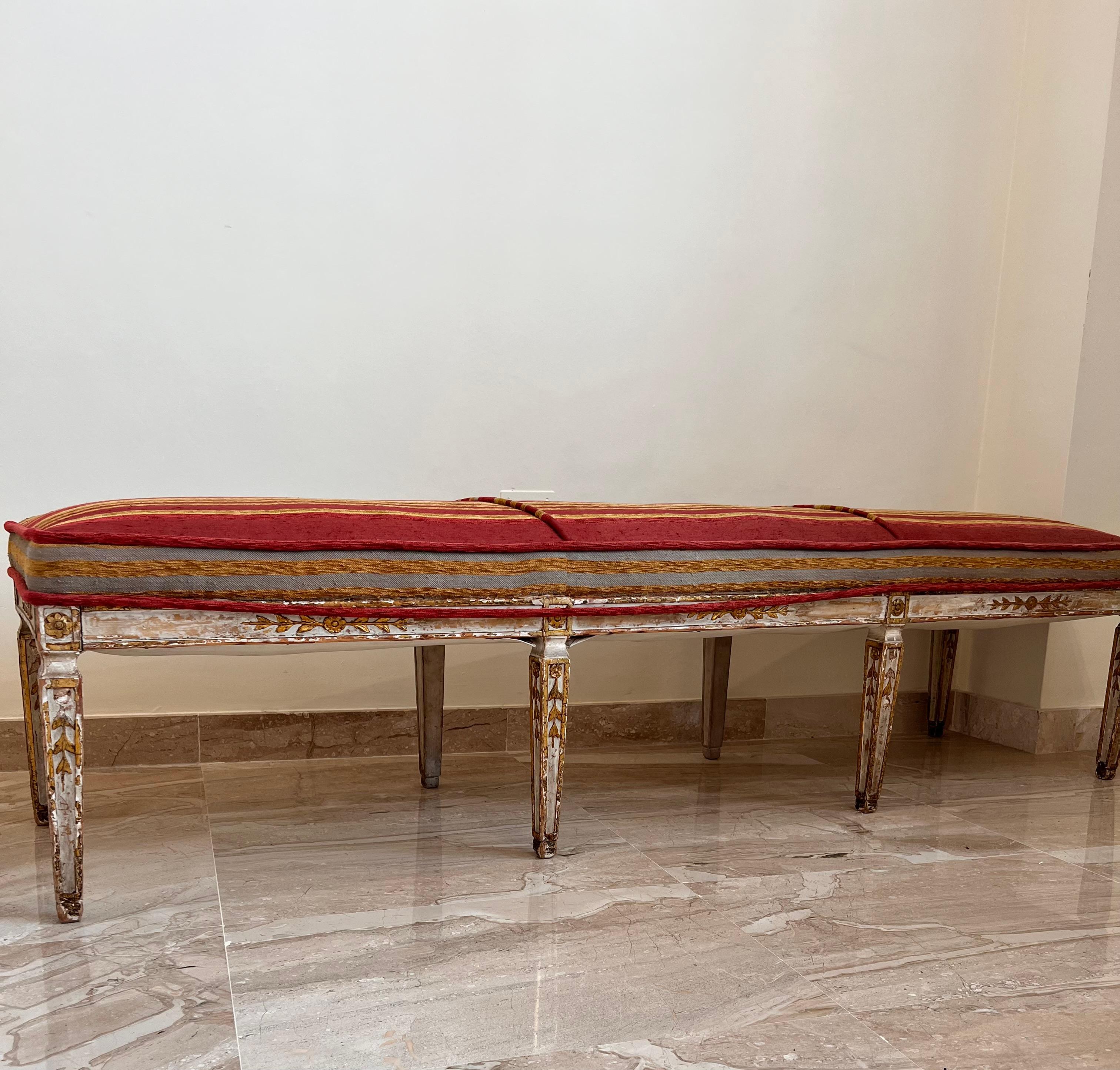 Empire Antique, Gustavian hand carved bench in velvet from late 18th century.