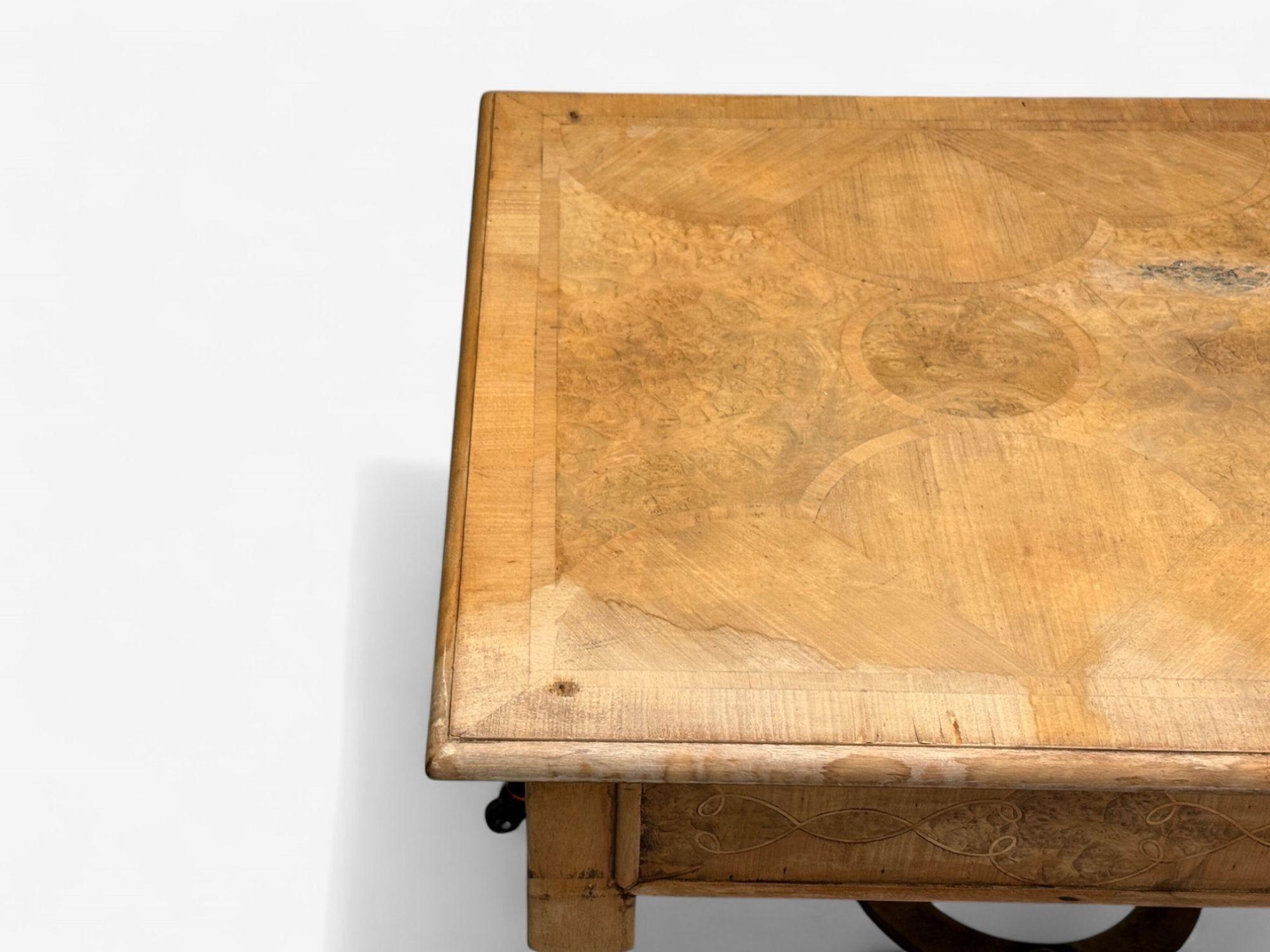 Mesa Gustaviana, Madera Blanqueada, Torsión de Cebada, Europa, S. XVIII/XIX en venta 3