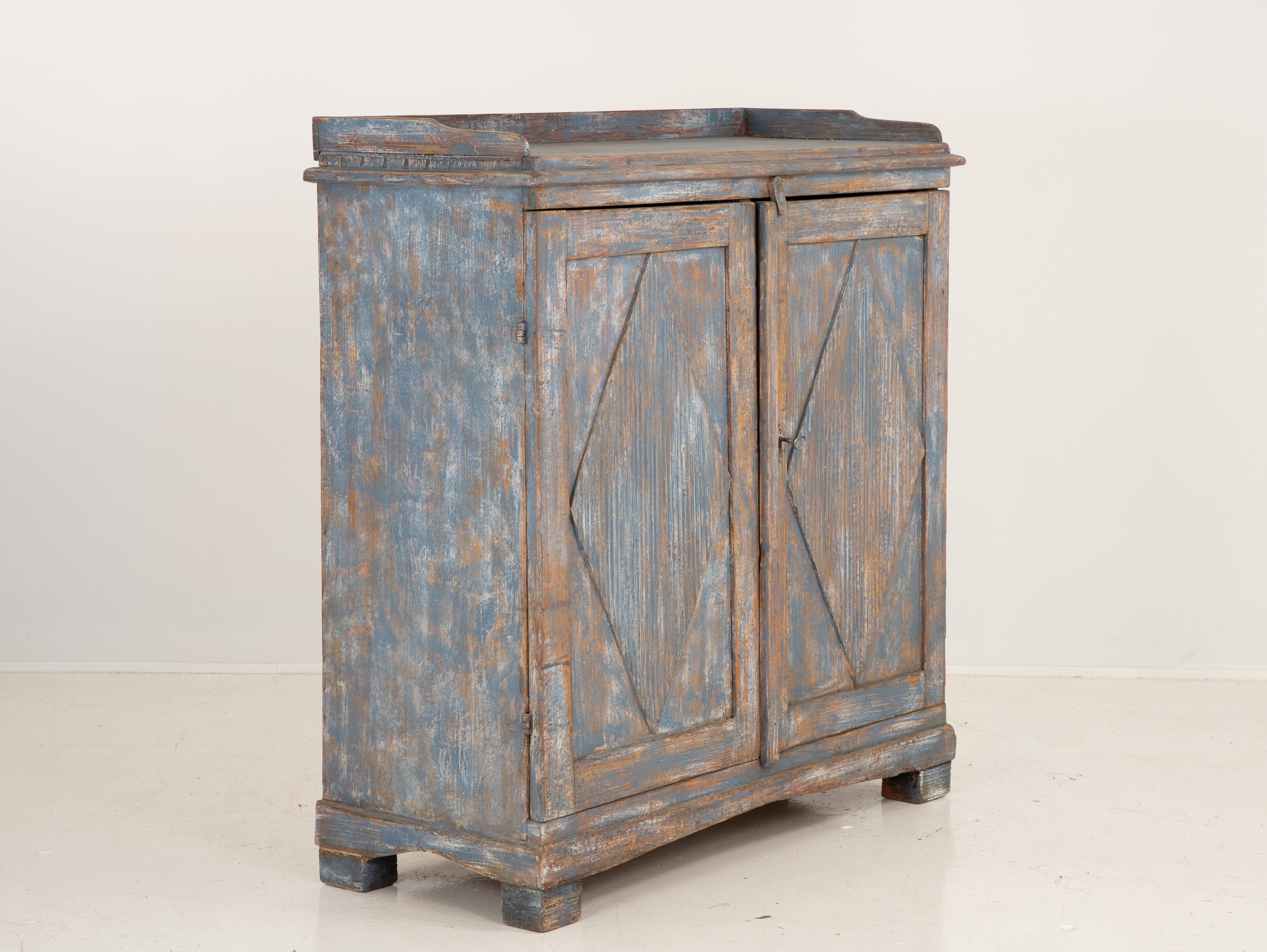 Gustavian Buffet in Blue Paint In Good Condition In South Salem, NY
