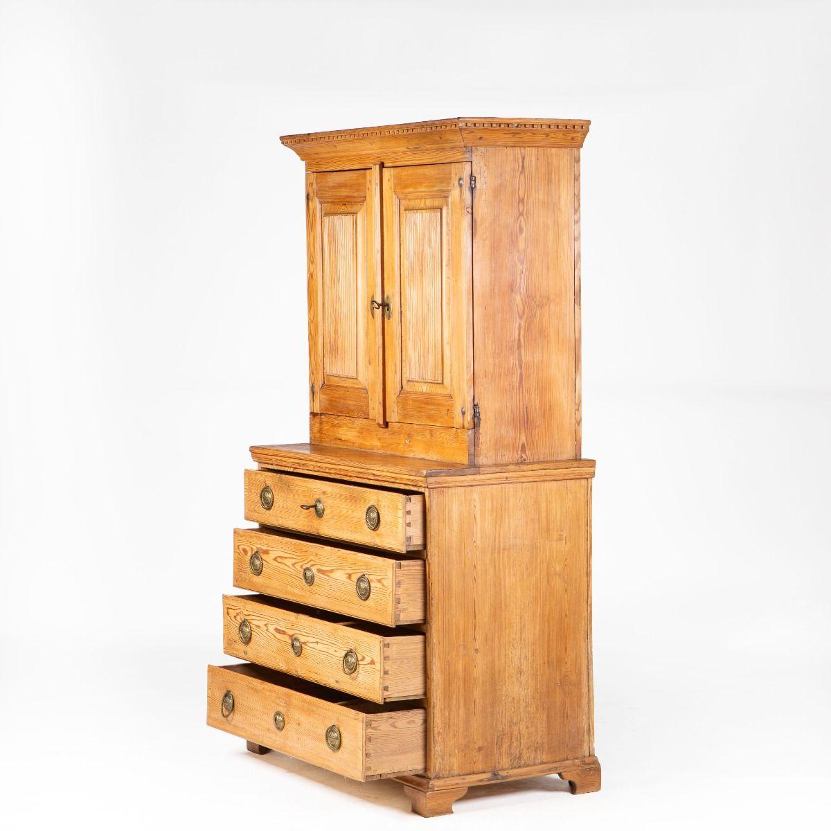 Brass 18th Century Swedish Gustavian Pine Linen Press, circa 1790–1800 For Sale
