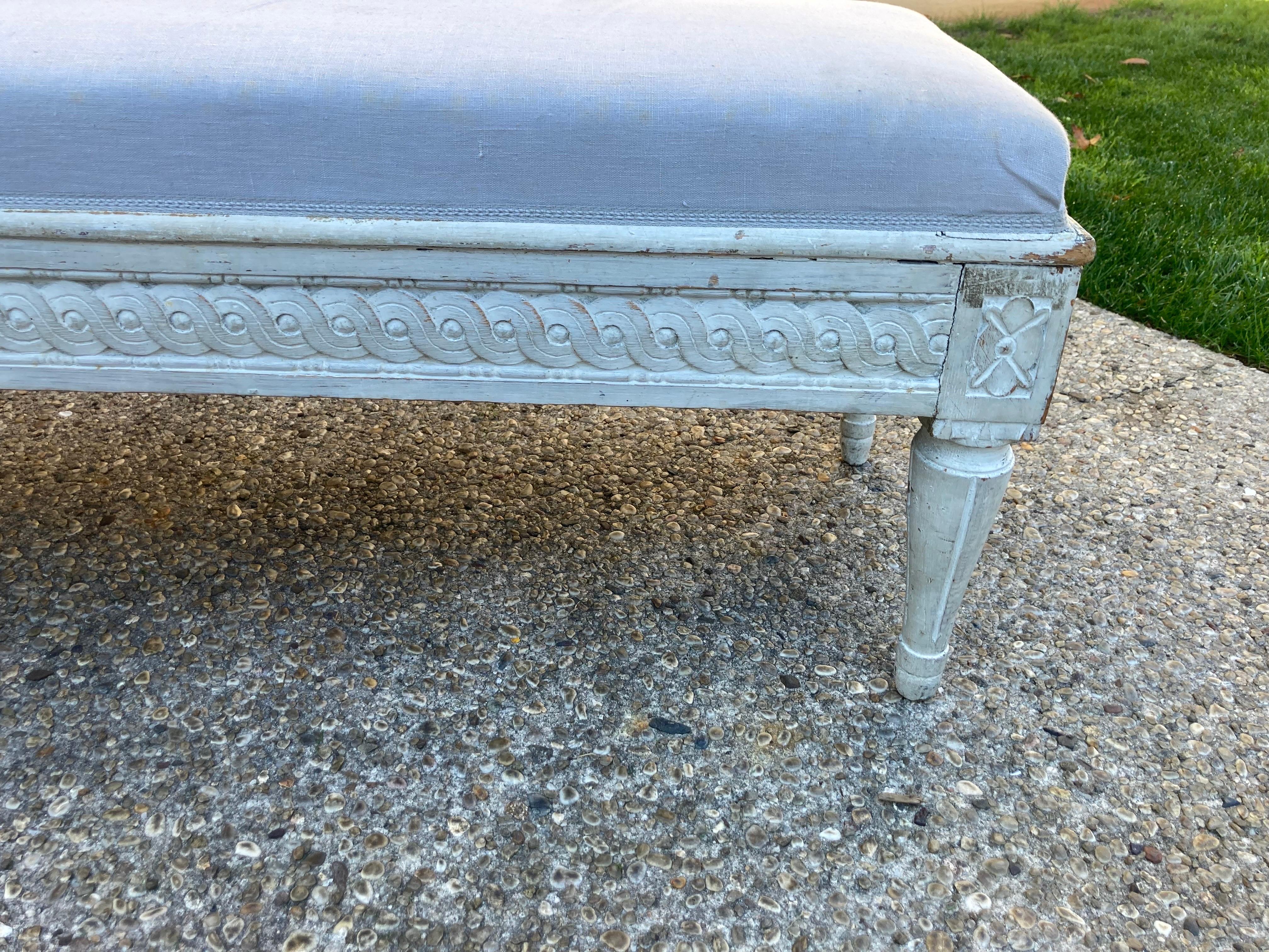 Gustavian Carved and Painted Bench In Good Condition For Sale In East Hampton, NY