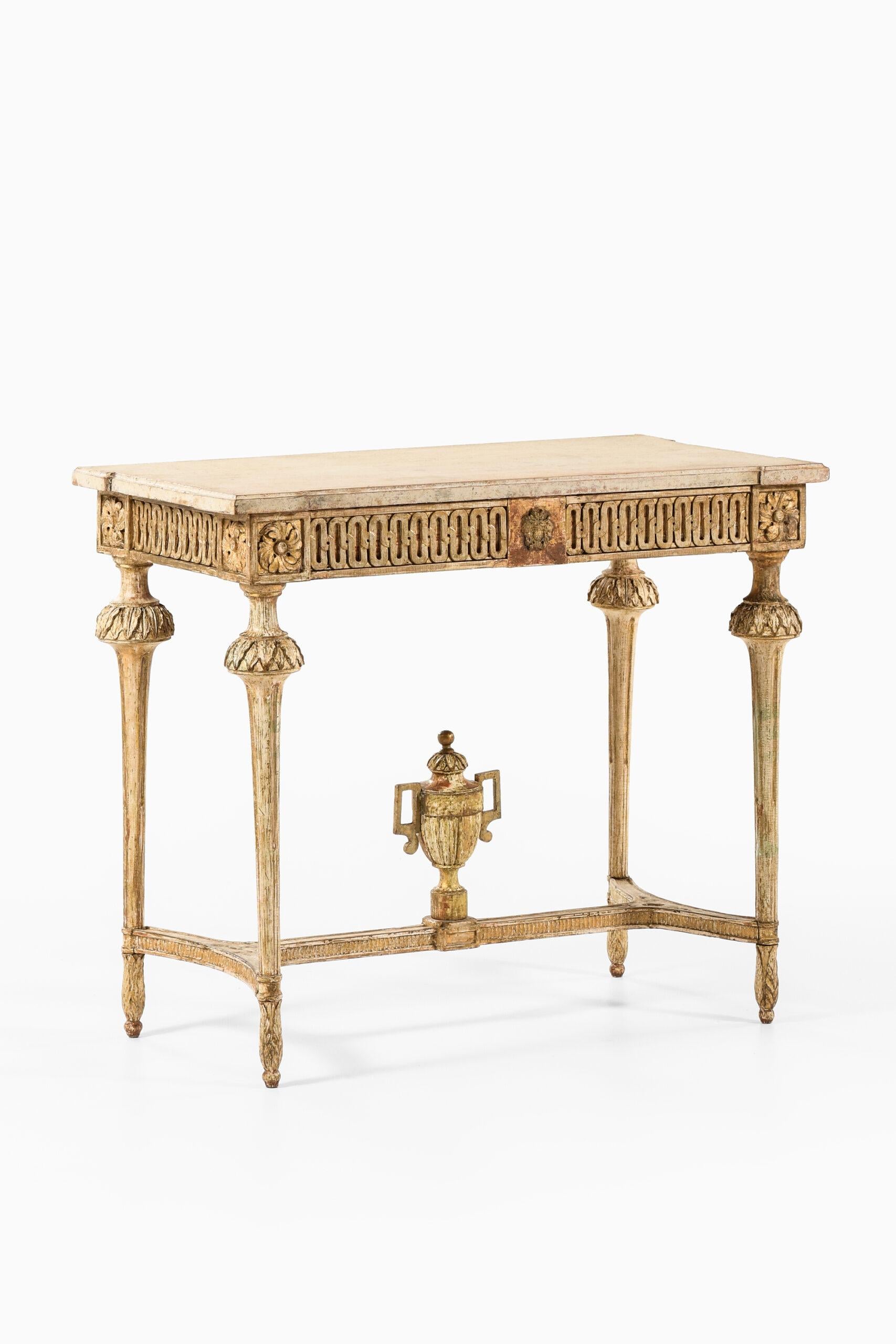 Gustavian Console Table Produced in Sweden, Probably in Stockholm For Sale 3